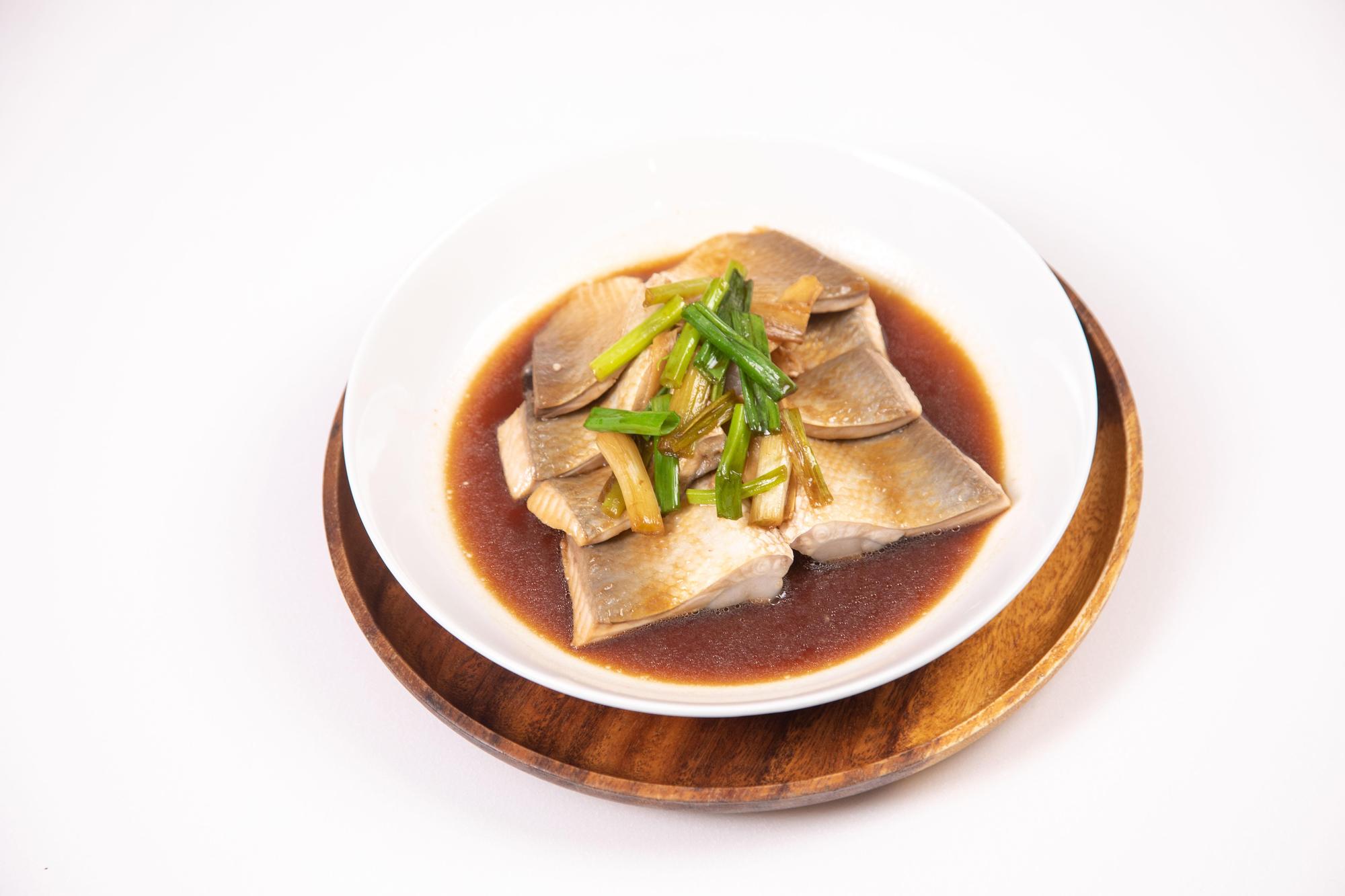 「紅燒虱目魚肚」是傳統台灣味,也是優良的蛋白質來源。