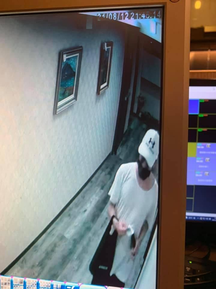 竊賊行竊的監視器截圖畫面。(當事人授權提供)