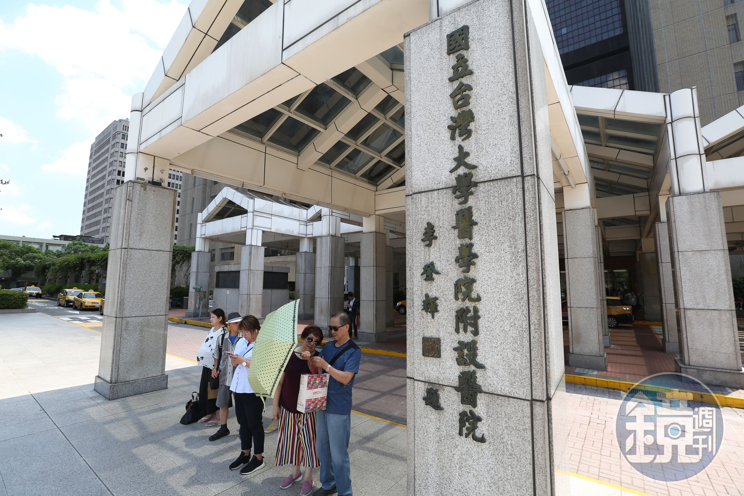 馮小姐表示，院方通知自己有資格做2人免費PCR，事後院方卻無預警告知必須支付9000元篩選費用，讓她相當錯愕。（示意圖，本刊資料照）
