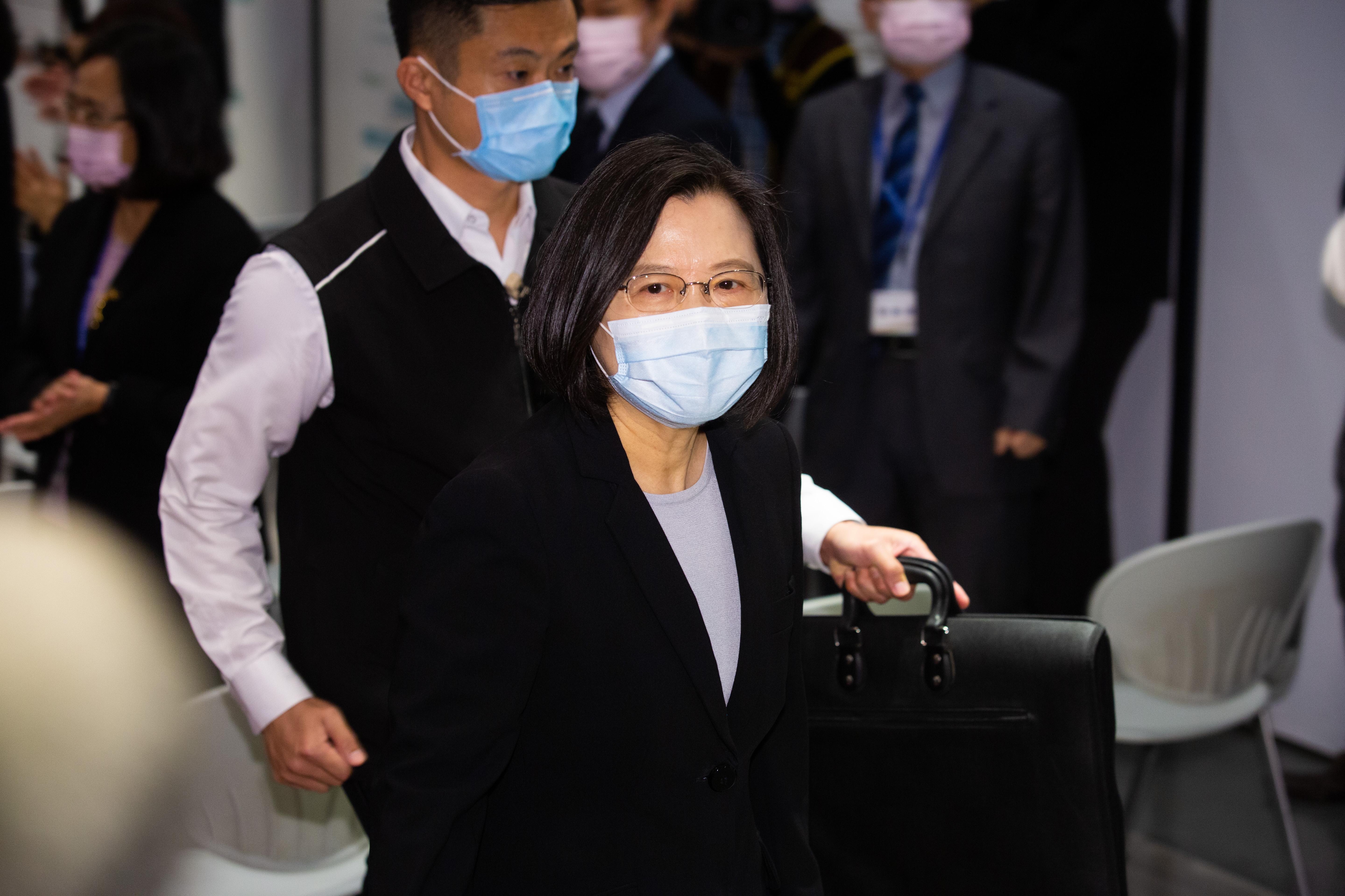 總統蔡英文明日上午7：30將赴台大體育館接種高端疫苗，兌現把手臂留給國產疫苗的承諾。（本刊資料照）