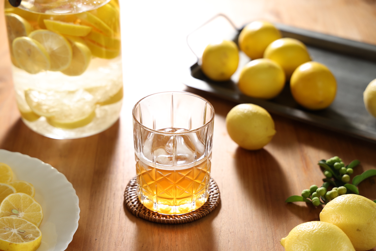 金黃耀眼的「梅爾檸檬酒」，讓今年因疫情缺席的夏天在杯中活躍奔放。