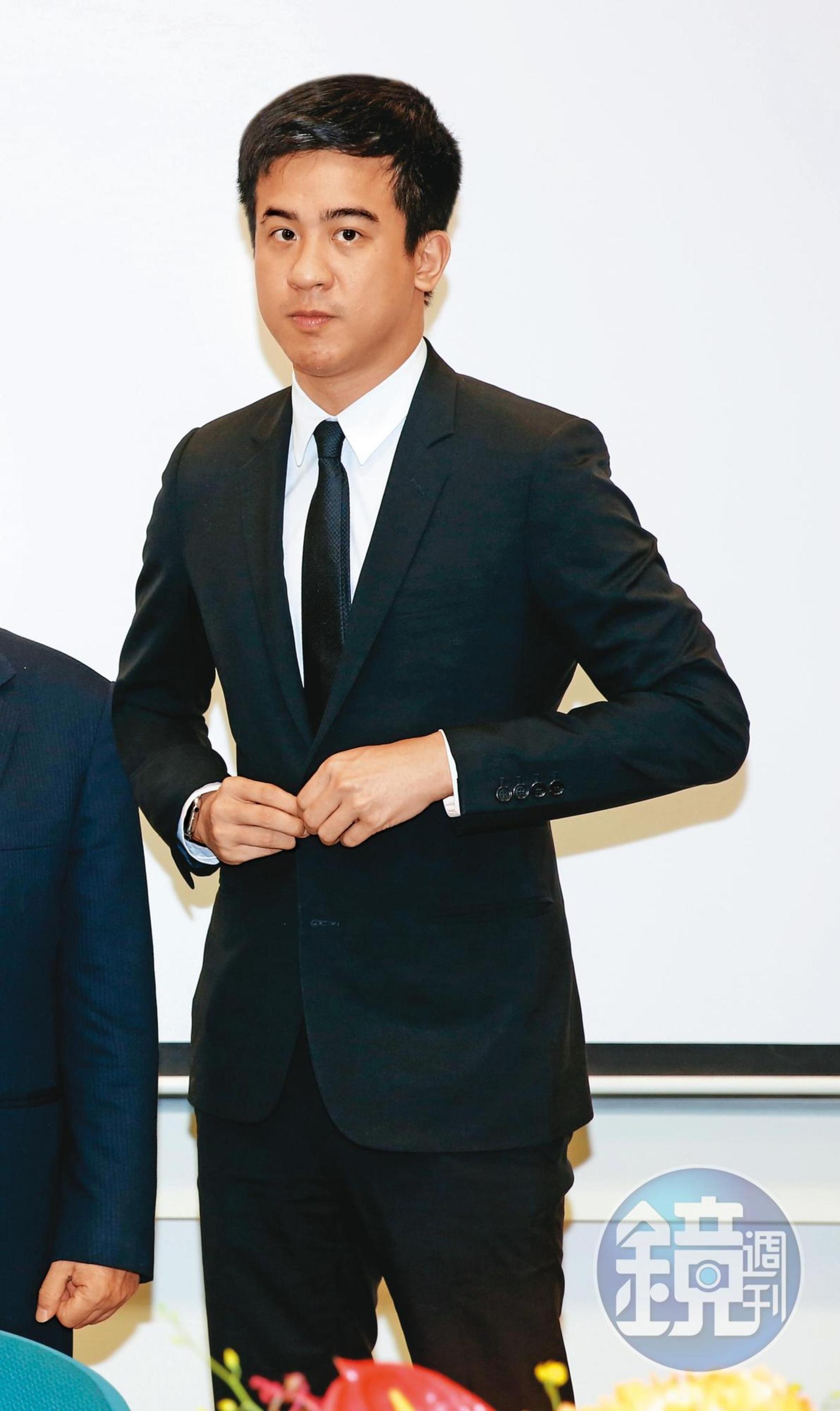 新郎吳昕東雖是吳東進獨子,但對金融業興致不高,原本只在新光保全任副董。