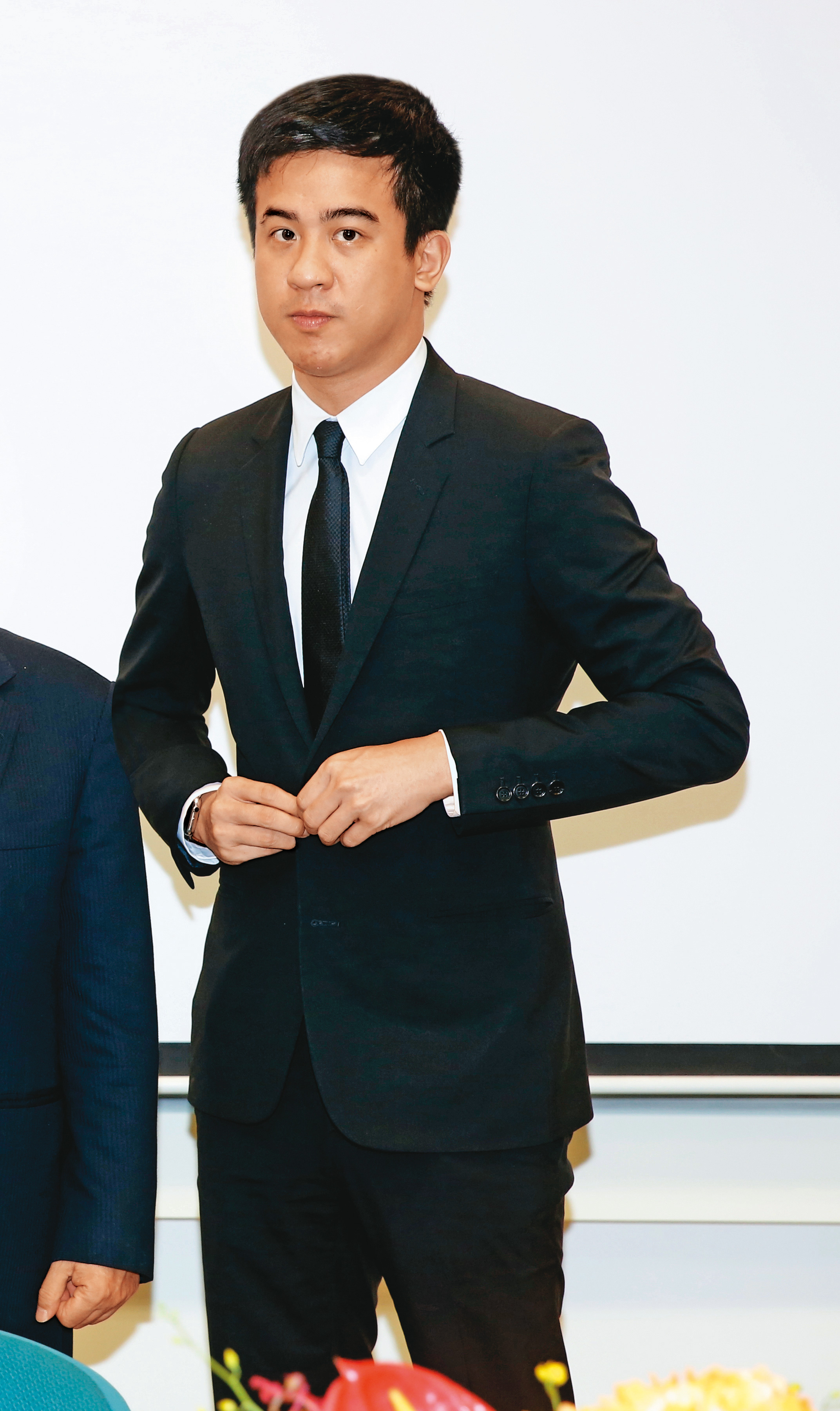 新郎吳昕東雖是吳東進獨子，但對金融業興致不高，原本只在新光保全任副董。