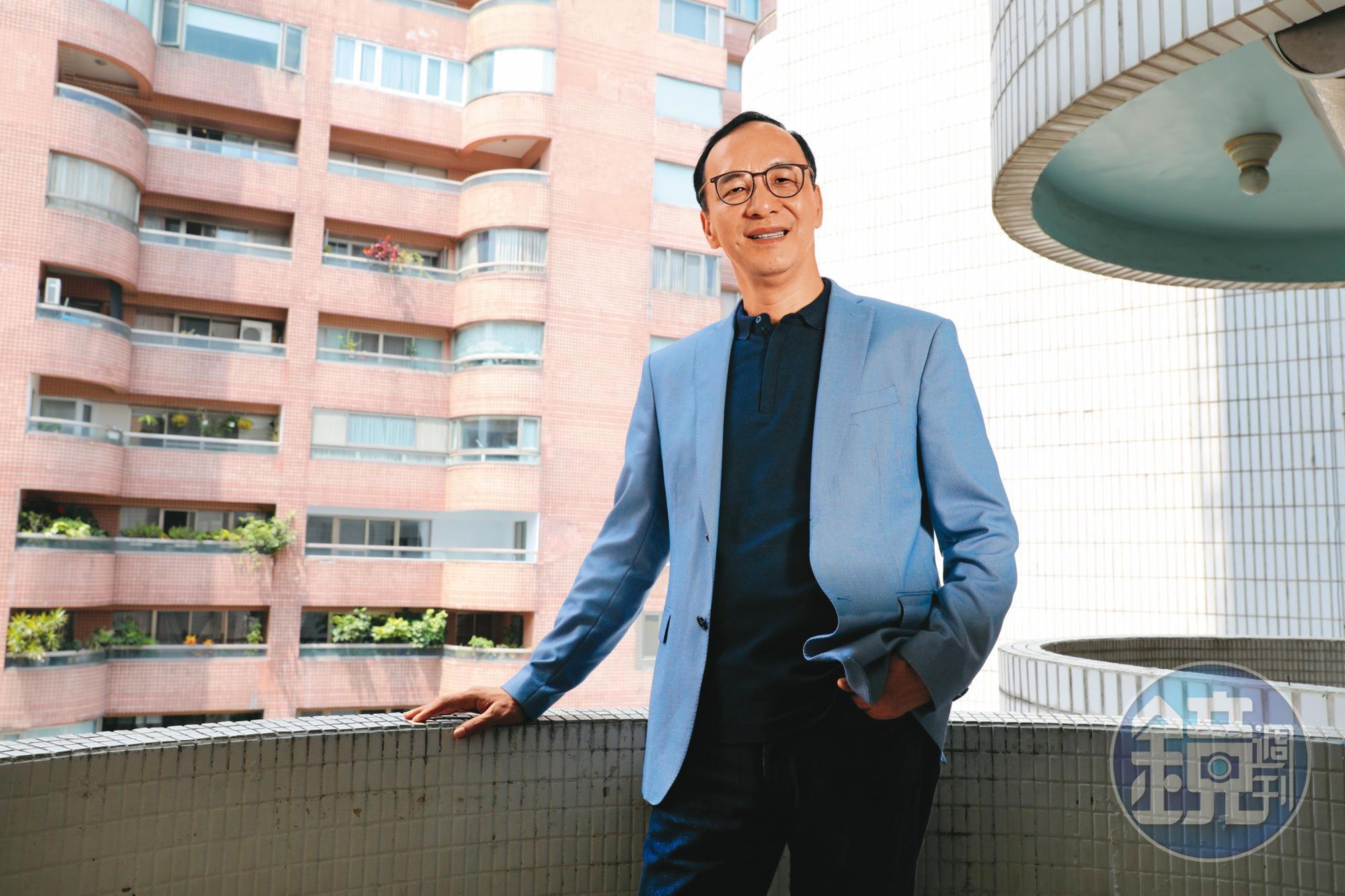 有別於參選起手式直指江啟臣沒有領導力，朱立倫（圖）22日接受本刊專訪，一改氣勢凌人的態度，肯定江的辛勞。