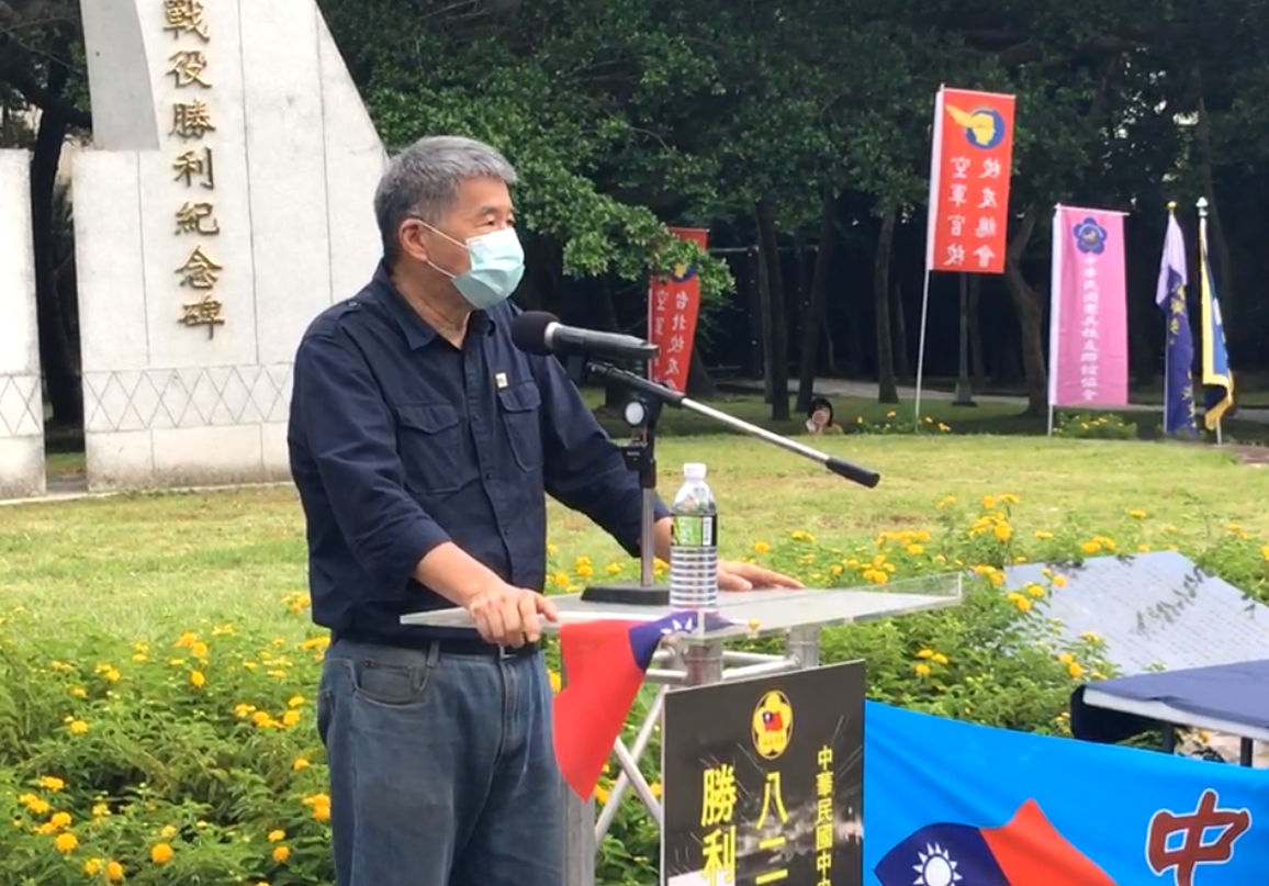 國民黨主席候選人張亞中承諾，若他能選上黨主席，明年6月的黃埔軍校校慶他要席開500桌，紀念為國犧牲的將士。（翻攝自中華民國中央軍事院校校友總會直播影片）