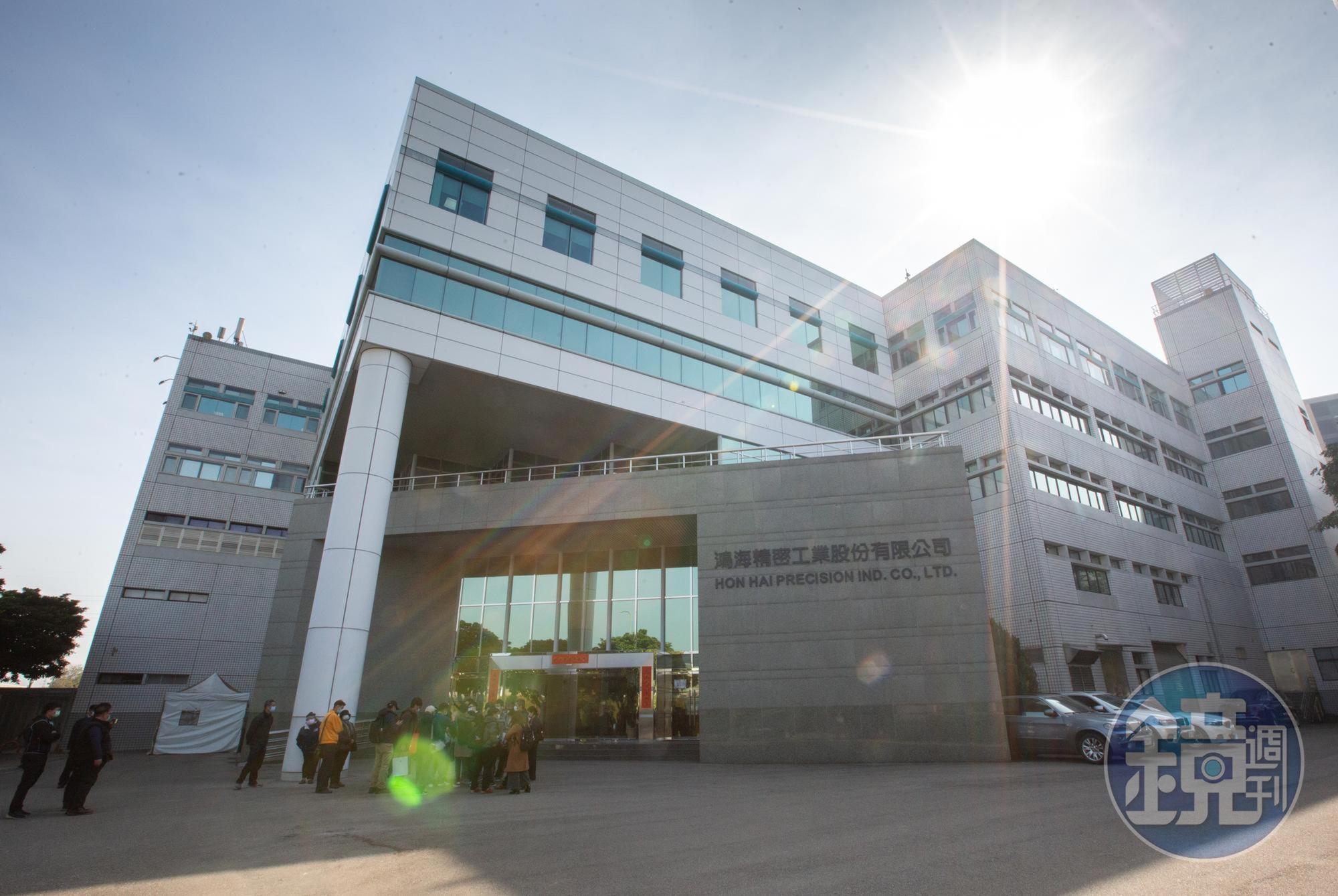 鴻海旗下子公司富智康與全球第4大車廠Stellantis合資成立新公司，揮軍智能座艙與車聯網市場。（本刊資料照）