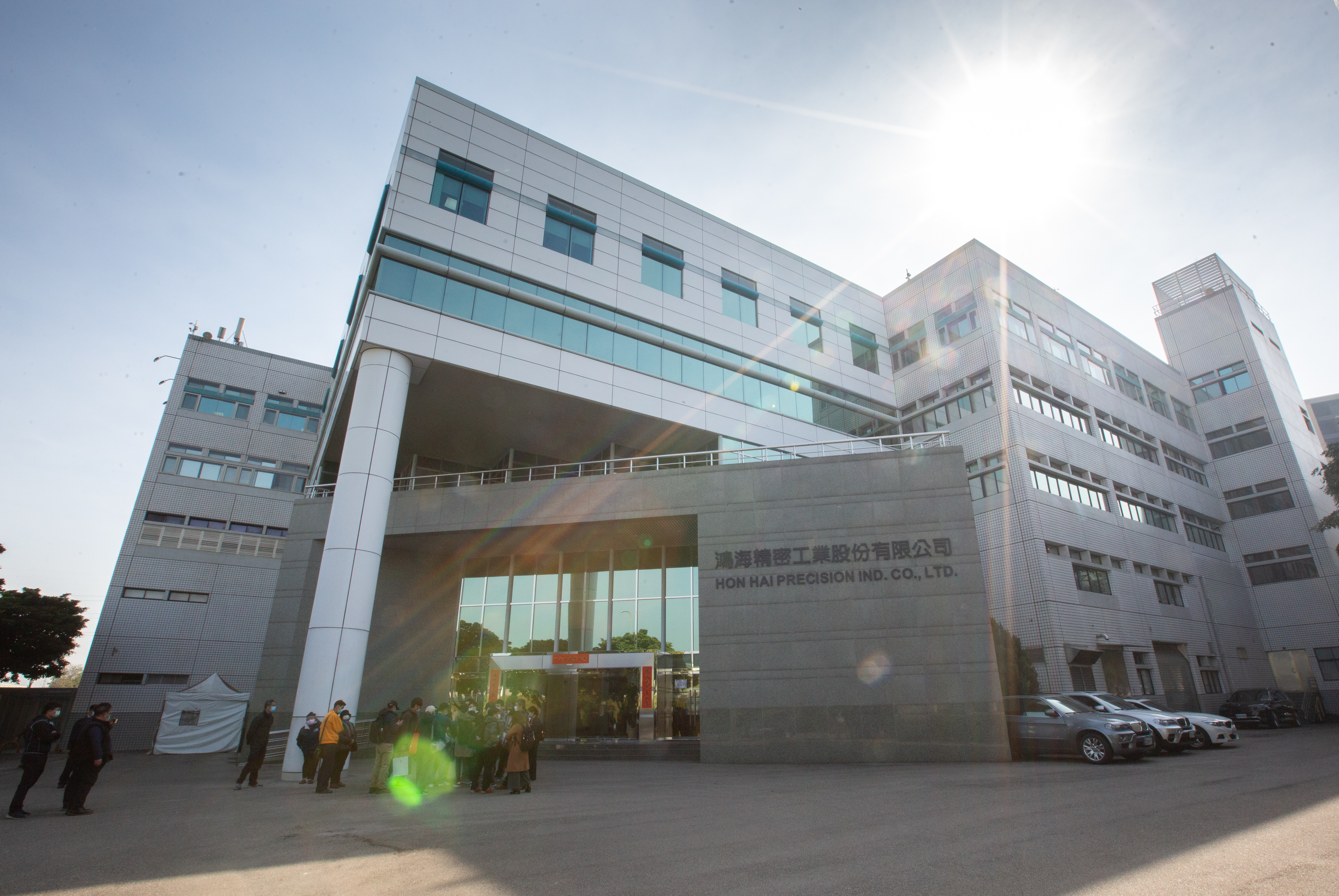 鴻海旗下子公司富智康與全球第4大車廠Stellantis合資成立新公司，揮軍智能座艙與車聯網市場。（本刊資料照）