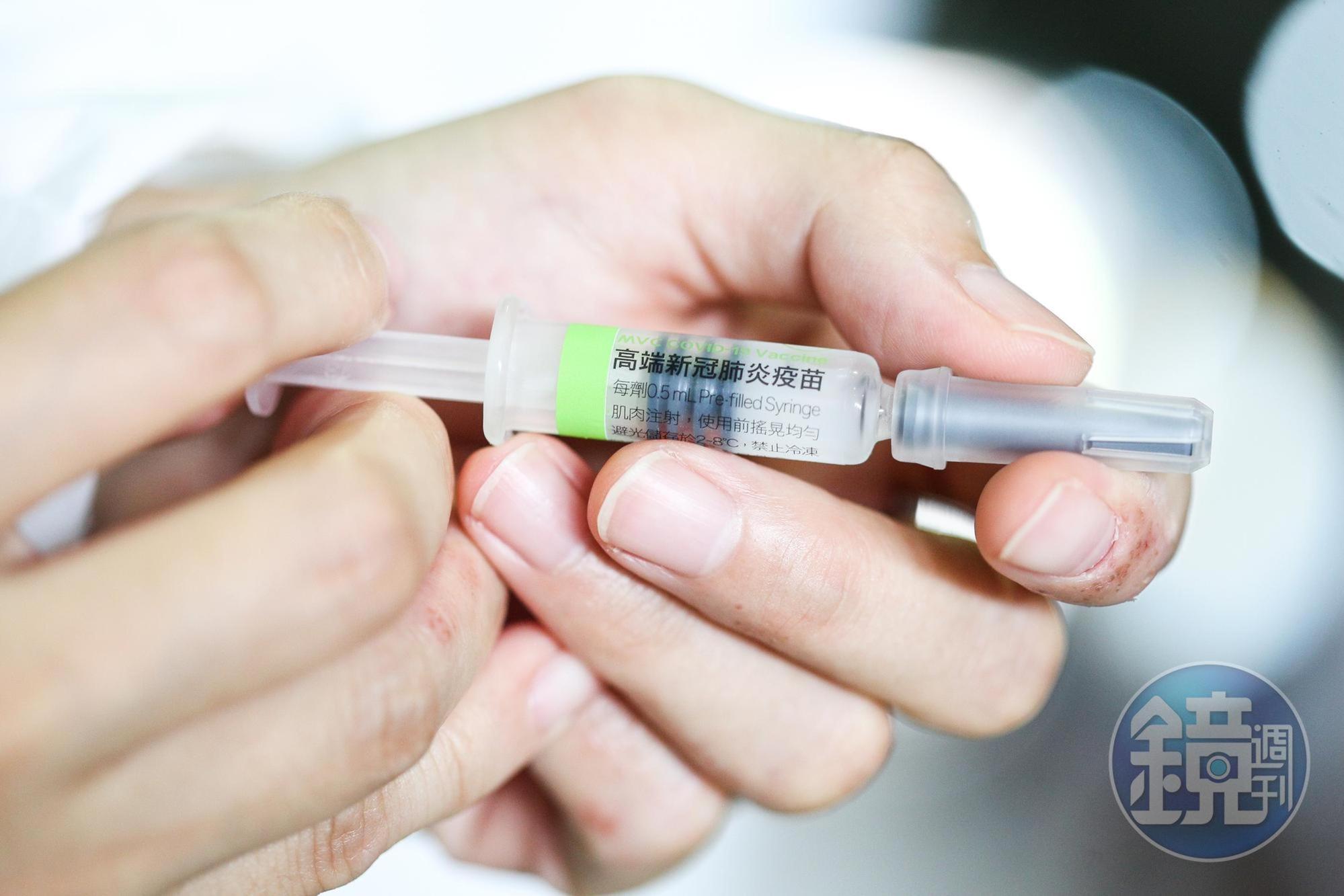 一名陸姓網路專欄作家施打高端疫苗後隔天猝死，確切死因仍待調查。