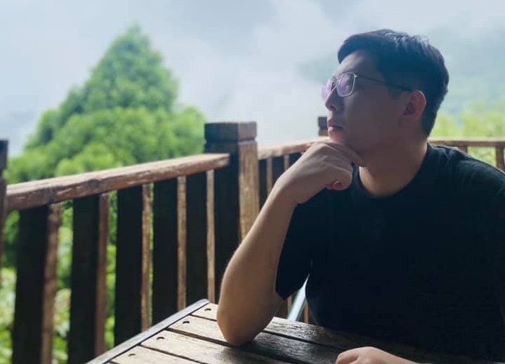 王浩宇凌晨曾和陸姓作家通話，當時對方就說身體不舒服，他很難過當時沒有強迫作家就醫。（翻攝自王浩宇臉書）