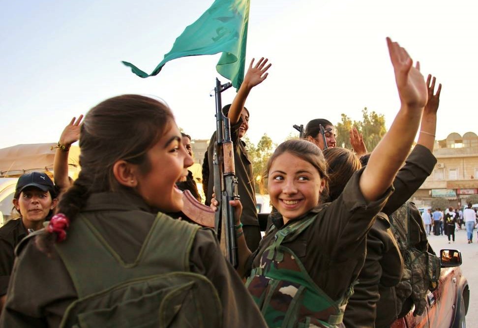 前阿富汗女警穆斯坎受訪時，透露塔利班軍閥姦屍的惡行。（示意圖，非當事人，翻攝阿富汗副總統Amrullah Saleh臉書）