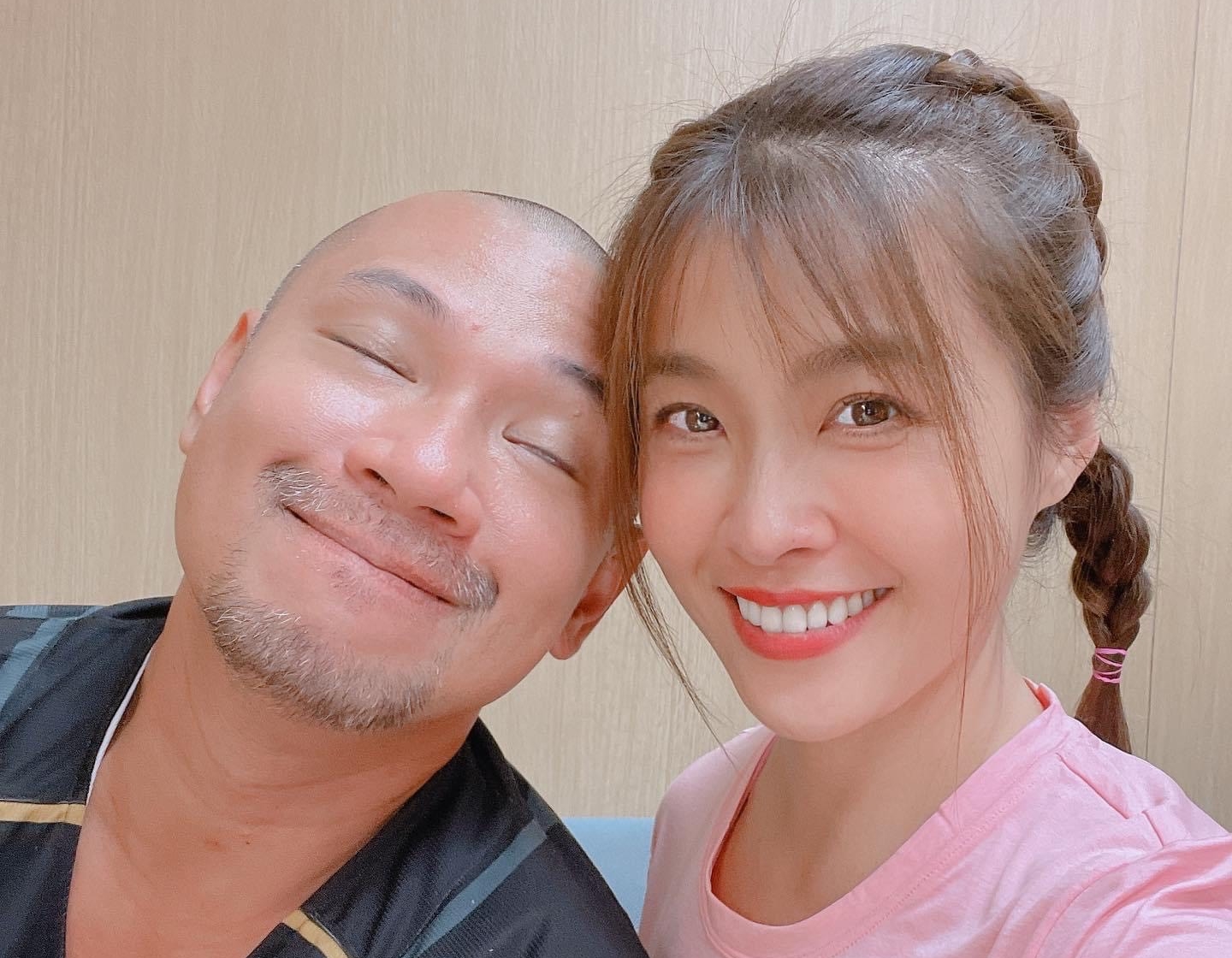 金剛與小嫻交往一年多，感情相當穩定。（翻攝自金剛臉書）