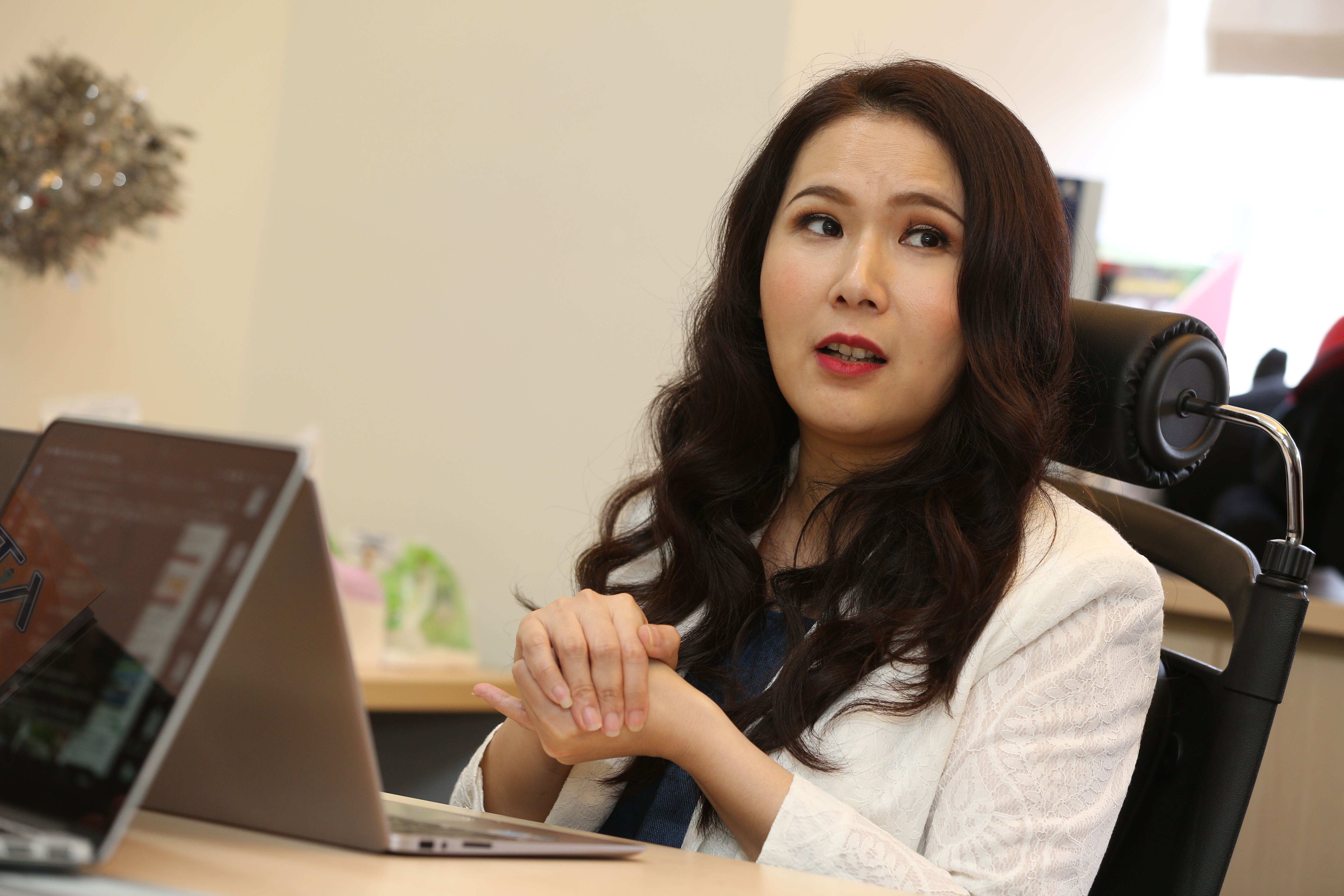 永齡基金會執行長劉宥彤表示，疫苗相關資訊尊重指揮中心的說明。（本刊資料照）