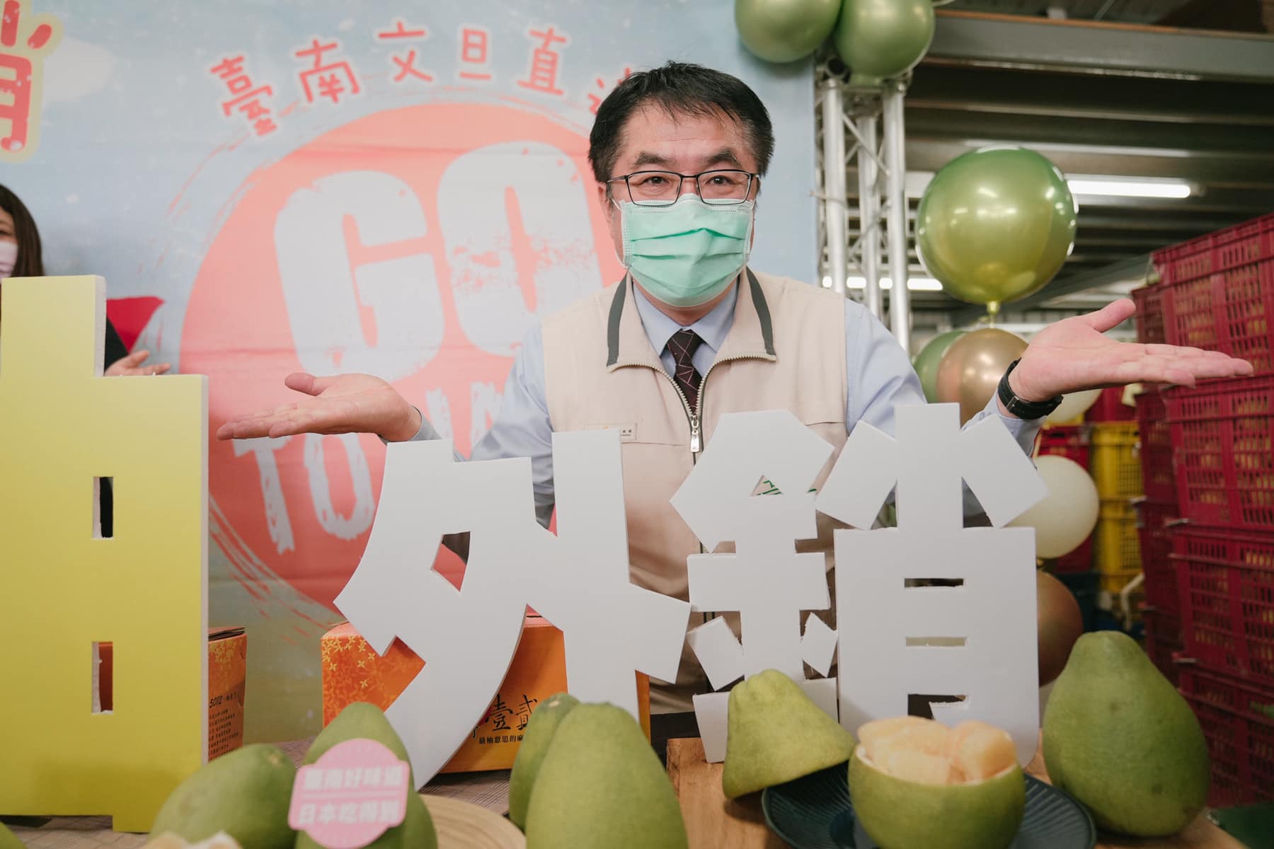 黃偉哲希望將台南打造成寵物友善空間。（翻攝黃偉哲臉書）