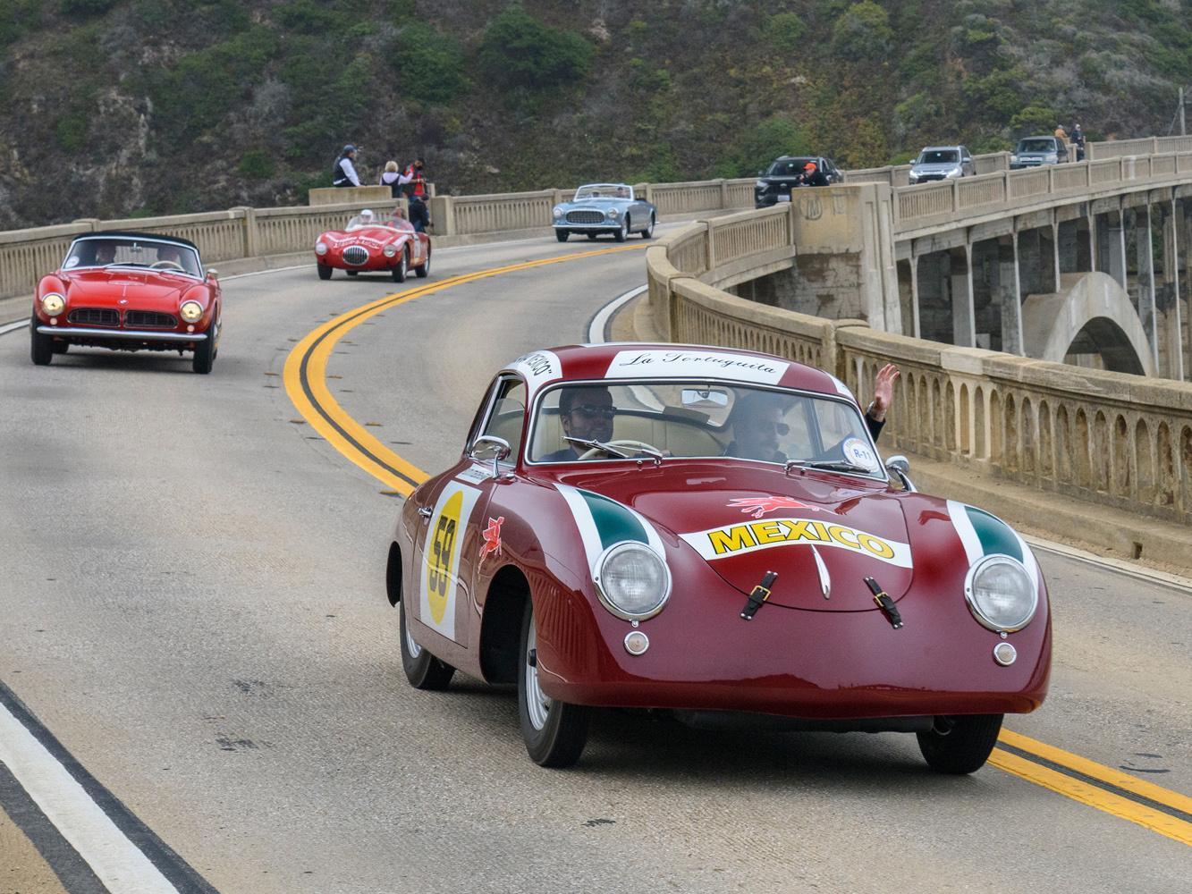 源自於圓石灣公路賽（Pebble Beach Road Race），圓石灘車展從一開始的飆速競技，慢慢的演進成以古董車為主角、新款豪車為配角的汽車文化推廣活動。