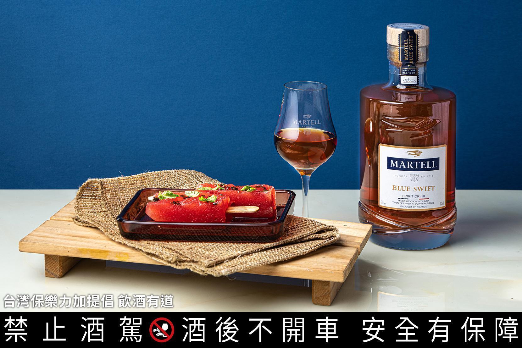 「馬爹利鹽昆布西瓜冰棒」是以調酒為概念的甜點。