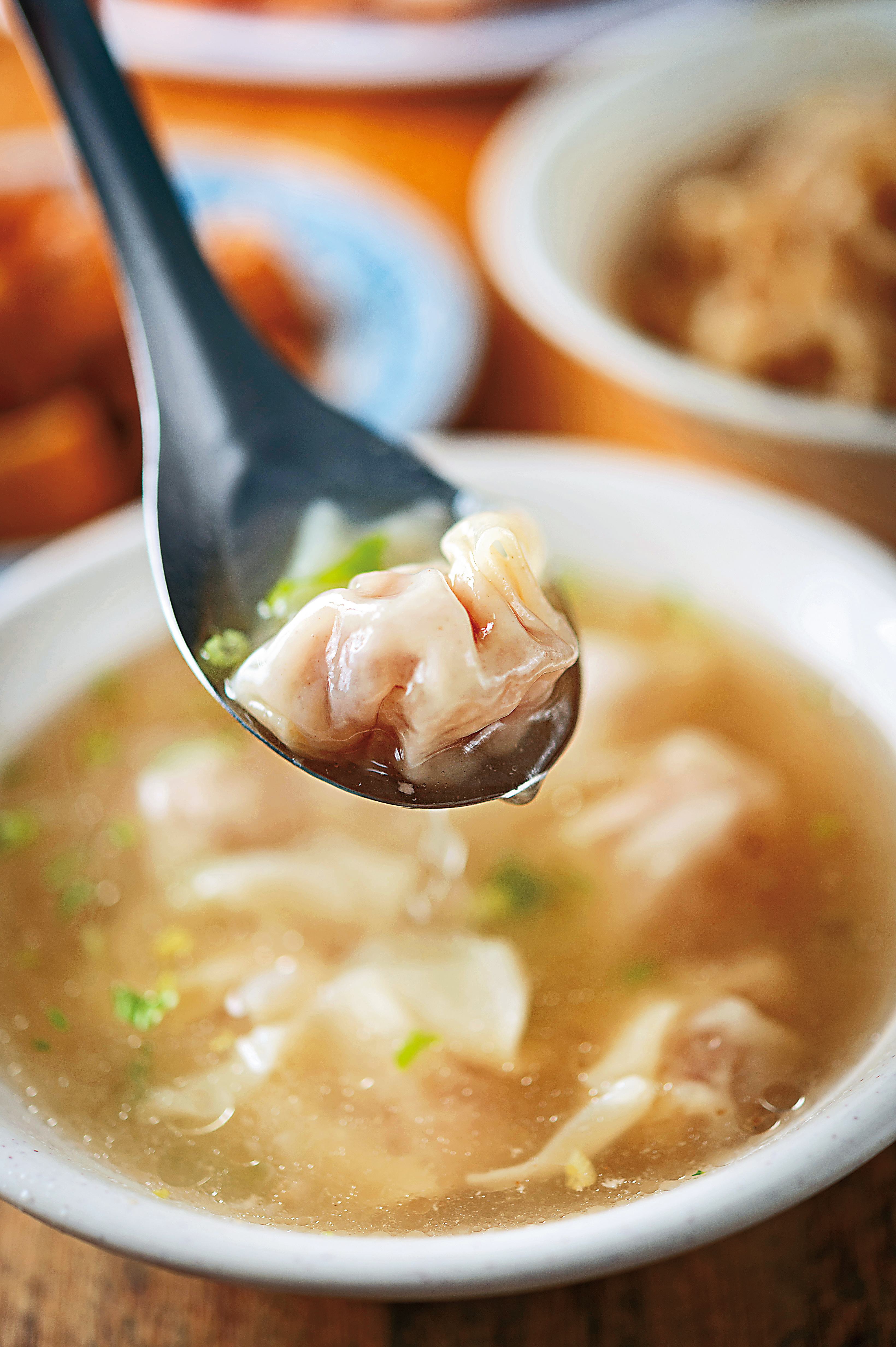 餛飩湯一下肚，整個早上都元氣滿滿。