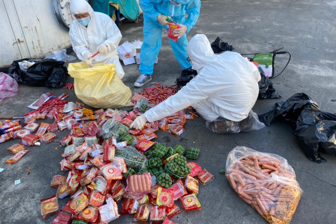 日前查獲來自越南的走私肉製品，其中被驗出非洲豬瘟陽性反應，相關單位不敢大意，全面展開清查。（中央災害應變中心提供）