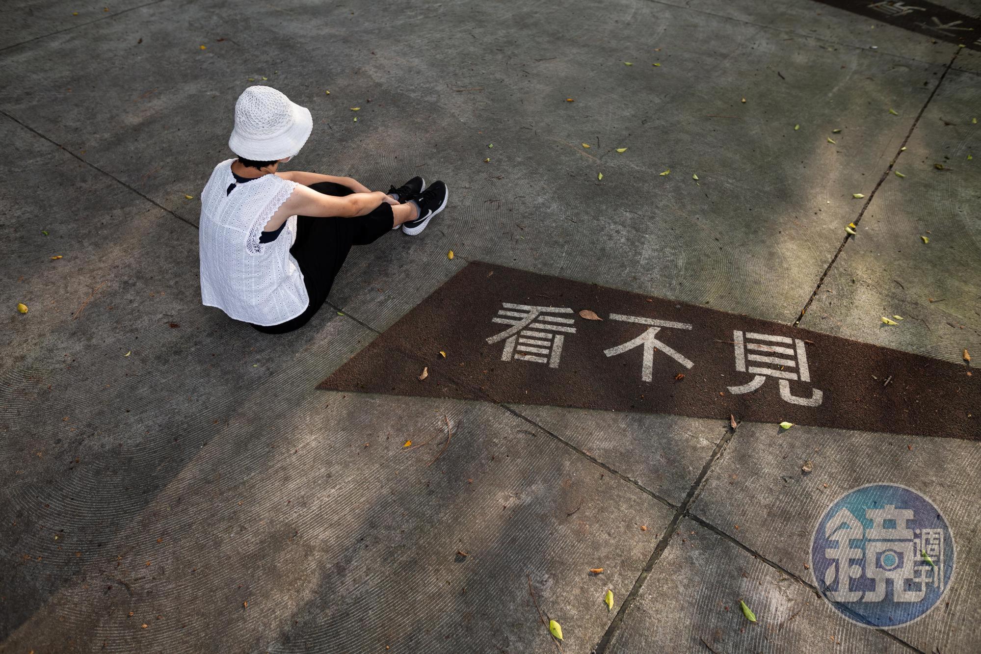 可凡想幫助姊姊卻求助無門,精障家屬的痛苦在疫情期間更難被看見。