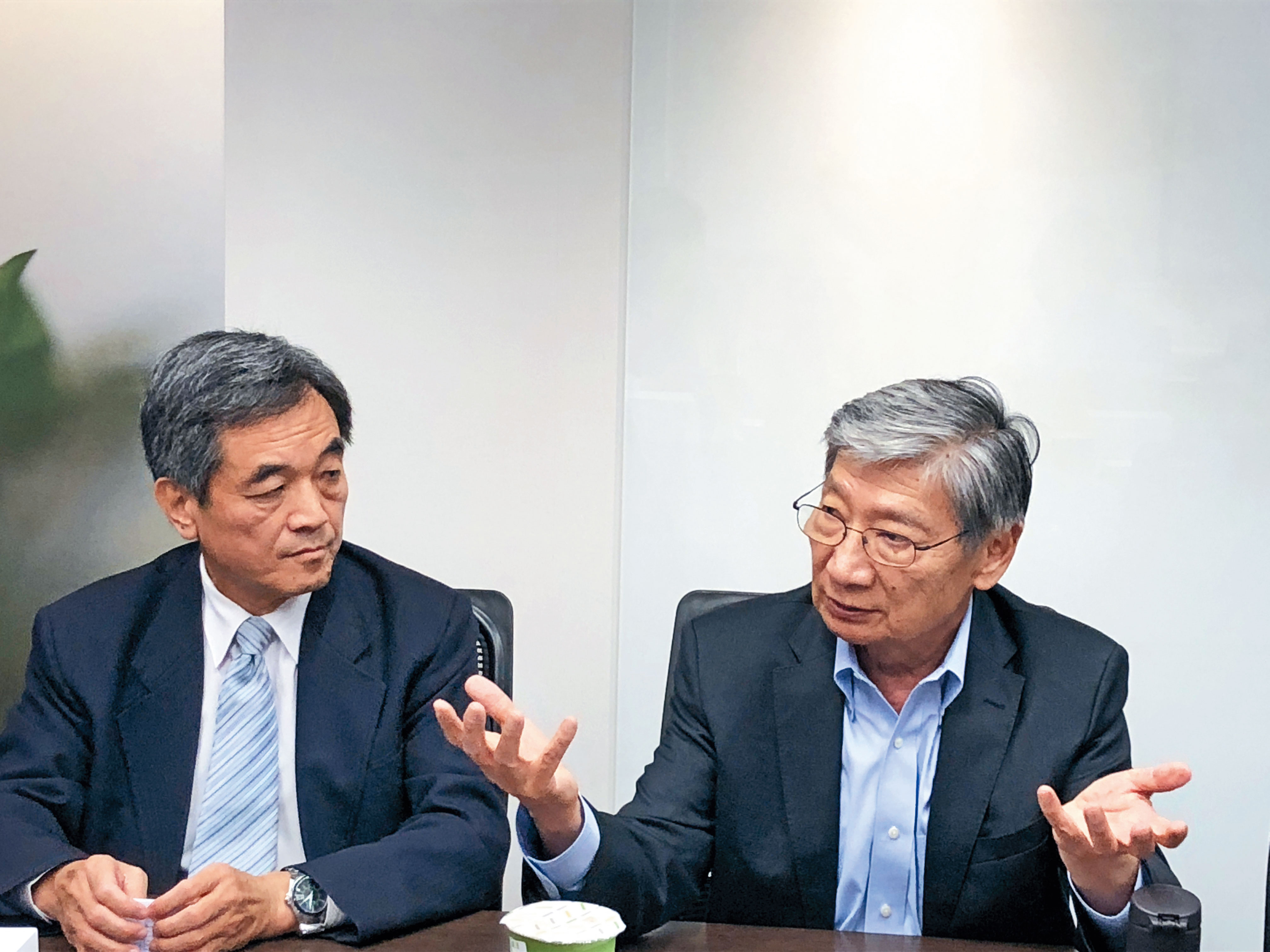 泰福創辦人趙宇天（右） 從泰福成立的第一天，就想好怎麼規避生物相似藥市場常有的專利訴訟與惡性殺價競爭的風險。