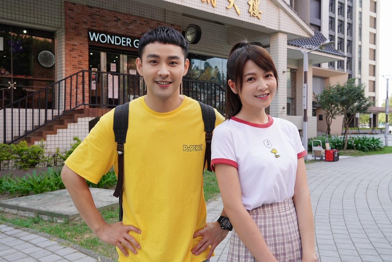 謝京穎(右)加入《黃金歲月》,跟潘柏希是醫學院同學。(民視提供)
