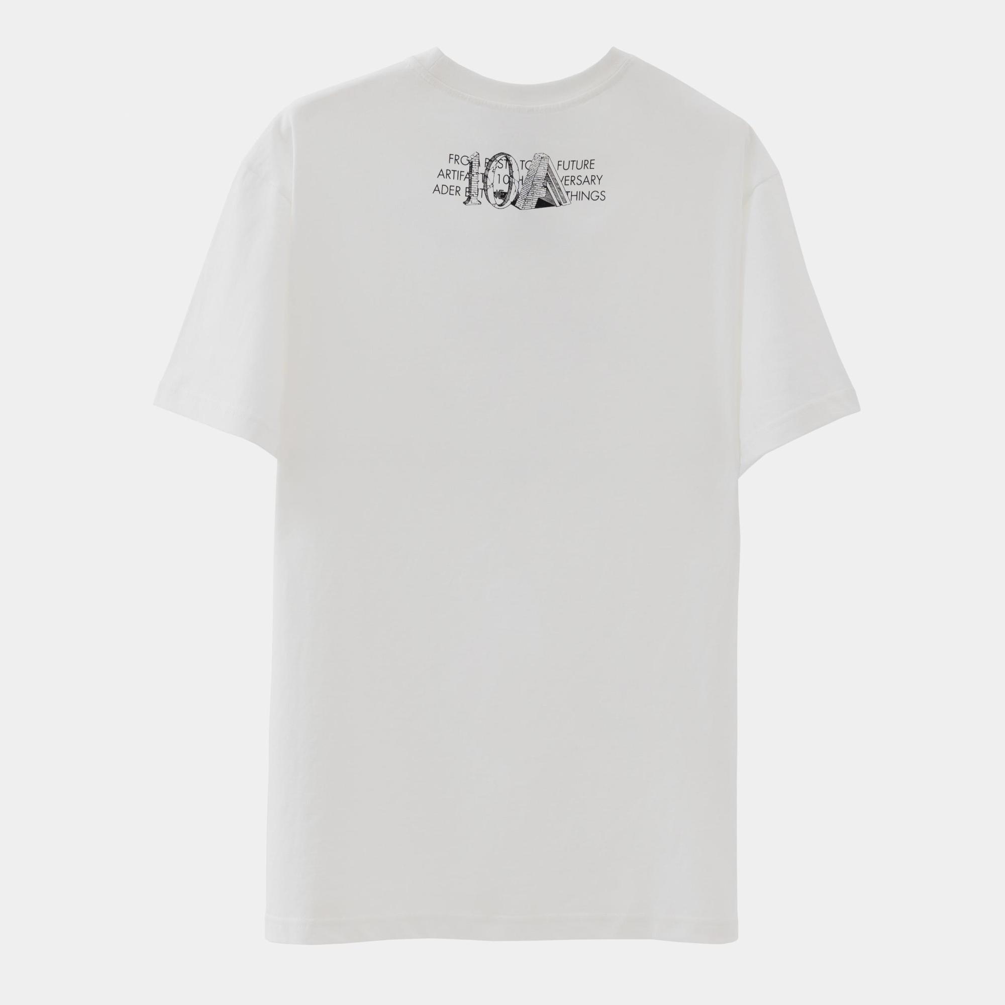 ADER x ARTIFACTS聯名上衣背面 NT$4,680 ARTIFACTS。(ARTIFACTS提供)