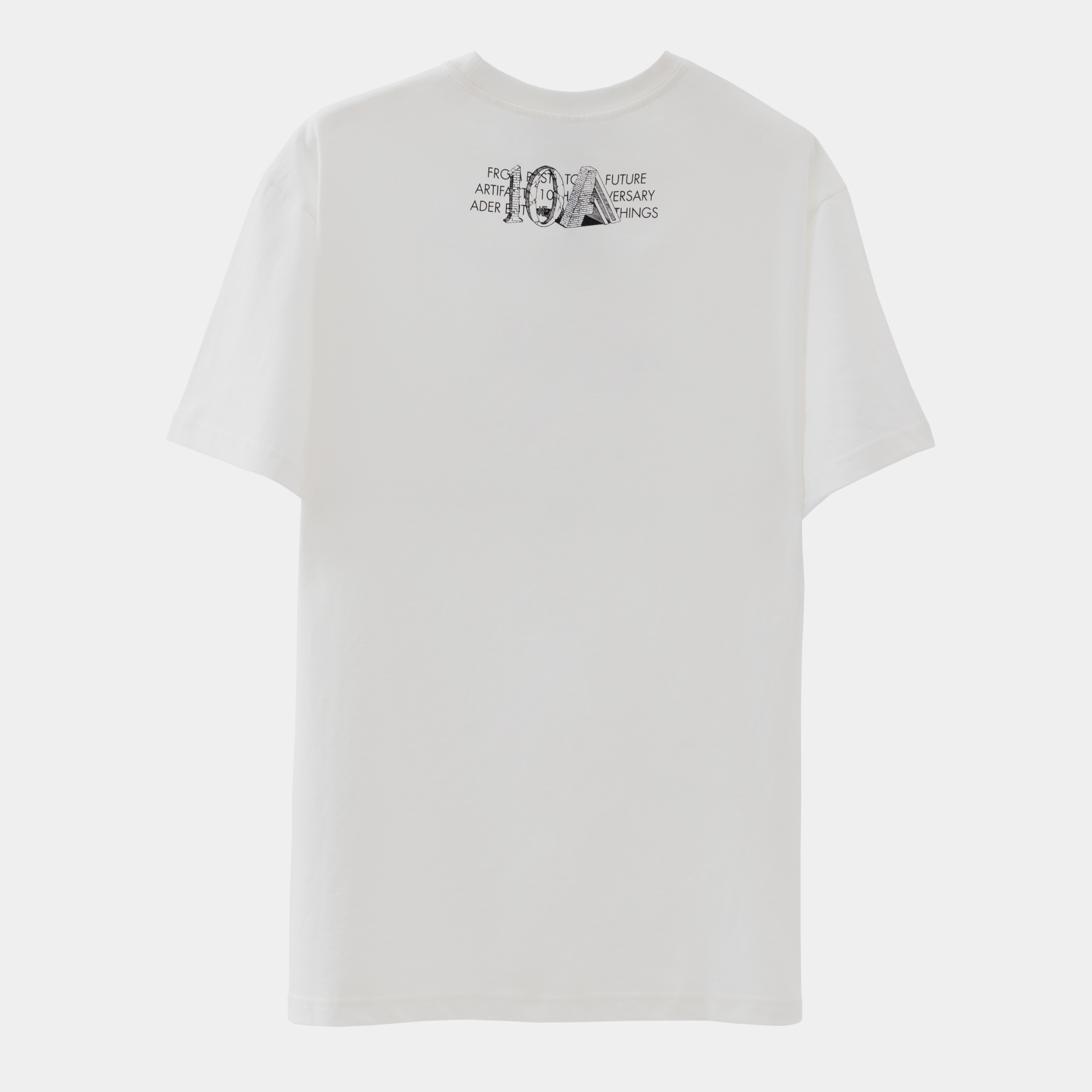 ADER x ARTIFACTS聯名上衣背面 NT$4,680 ARTIFACTS。(ARTIFACTS提供)
