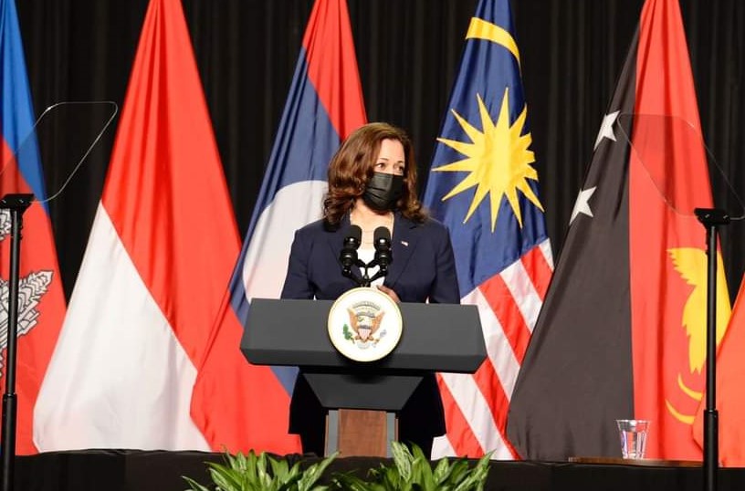 賀錦麗宣布美國將贈送越南一百萬劑新冠疫苗。（翻攝YSEALI推特）