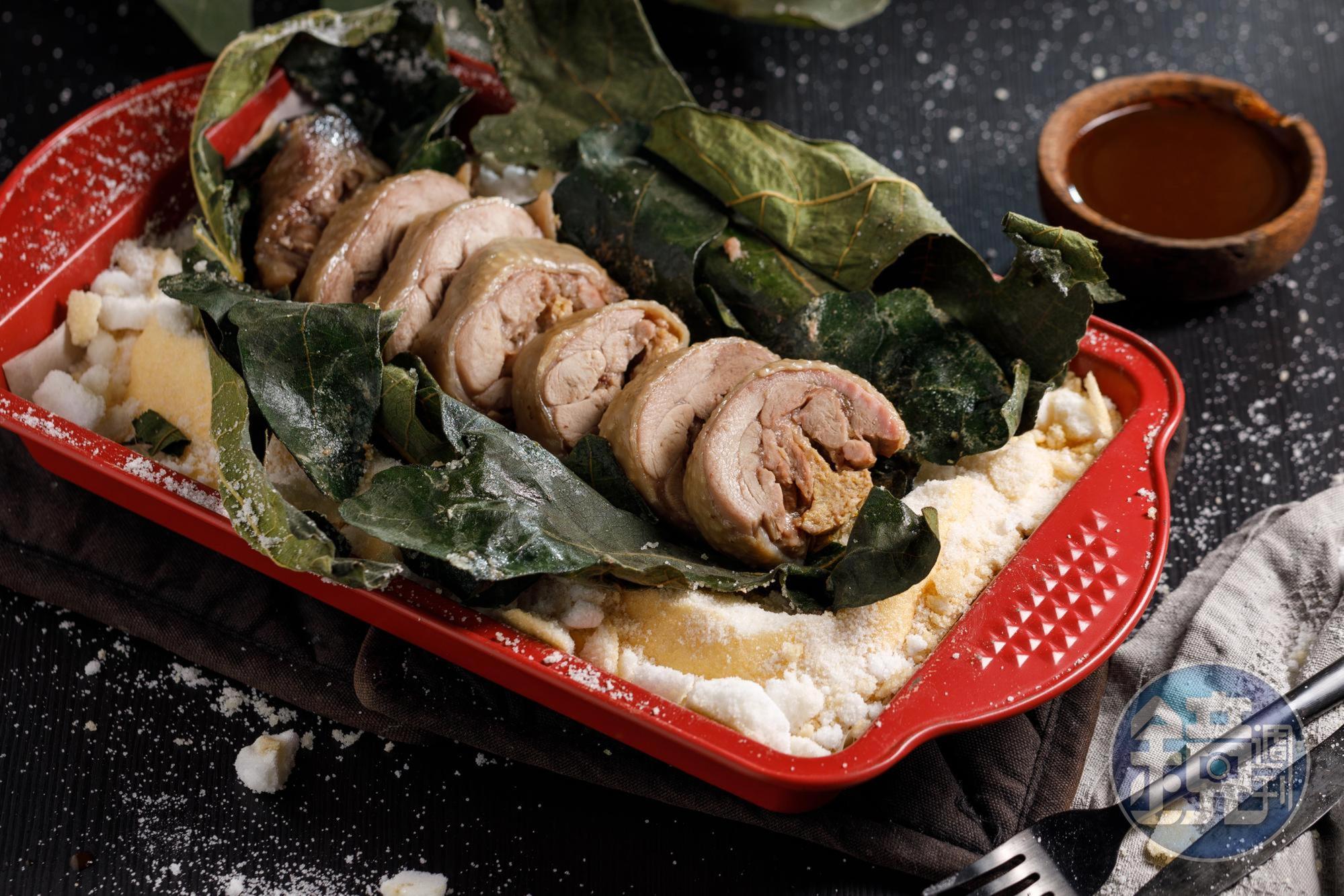 「香色那可那可雞」煙燻香氣飽滿，中心肉泥帶來鹹味。（780元／箱，2人份）