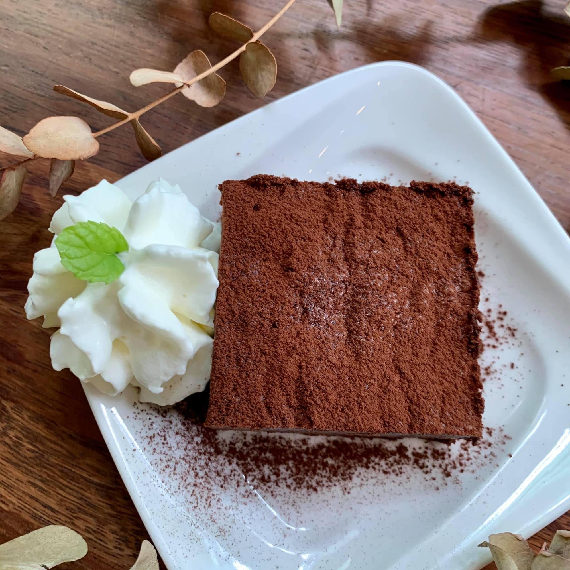 店內供應的提拉米蘇,是許多客人前來朝聖的甜點聖品。(Eddie's Cafe Et Tiramisu提供)