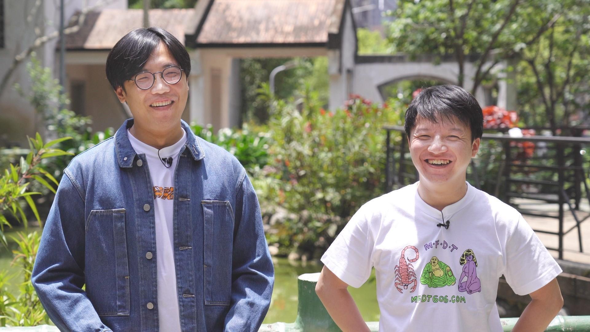 台灣人氣Podcast「台灣通勤第一品牌」主持人李毅誠（左）、何勁旻（右）曾是《誰來晚餐》的受訪家庭。（公視提供）