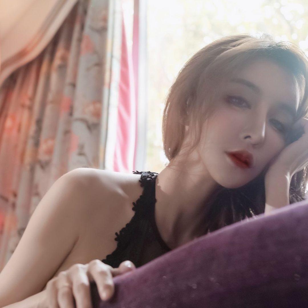 雪碧激似日本前AV女優明日花綺羅。(翻攝自雪碧IG)