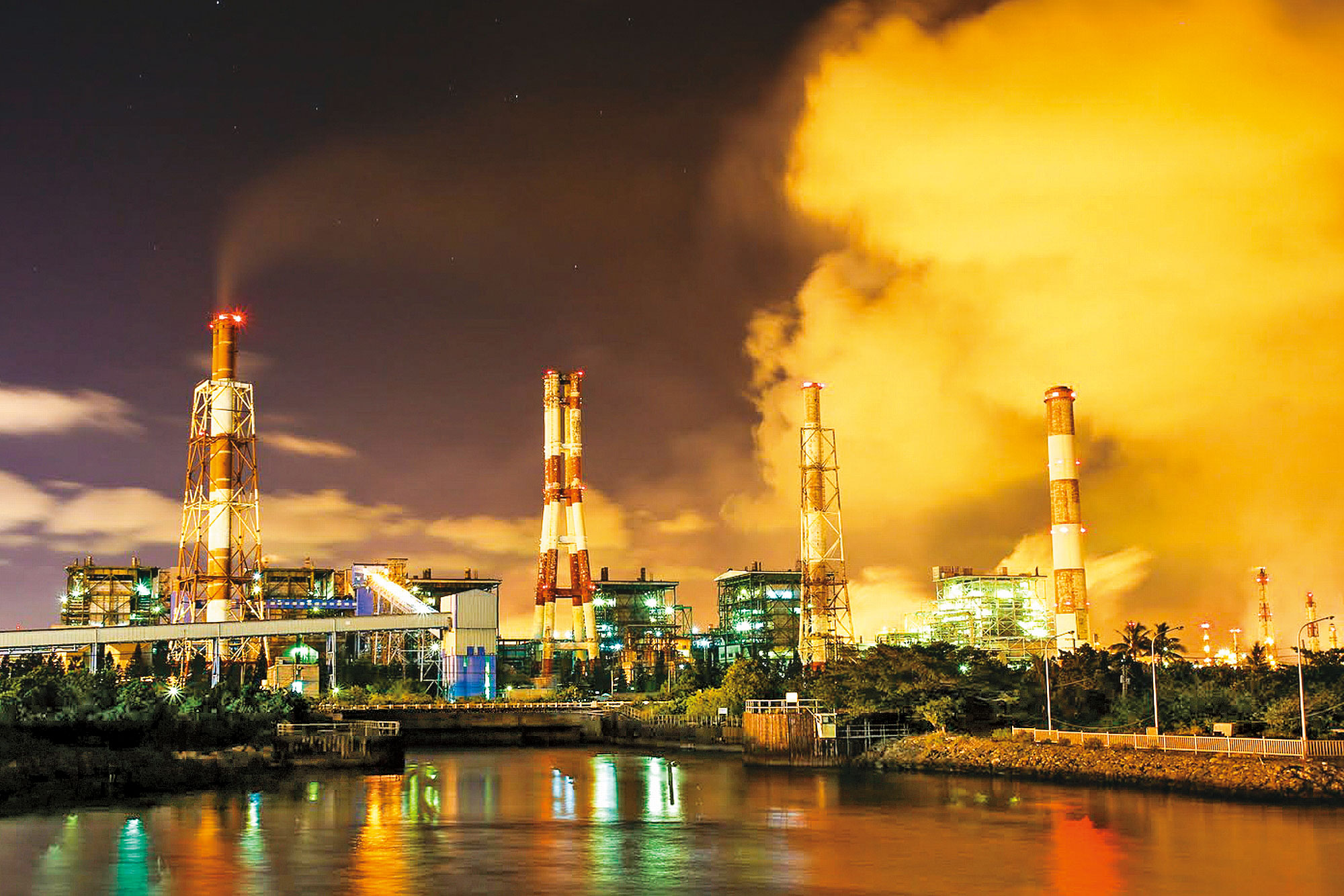 賴清德認為，台灣碳排放政策是十多年前制定，目標在2050年將碳排放減到2005年的一半，但在國際減碳趨勢下，台灣必須提出新目標。（台電提供）