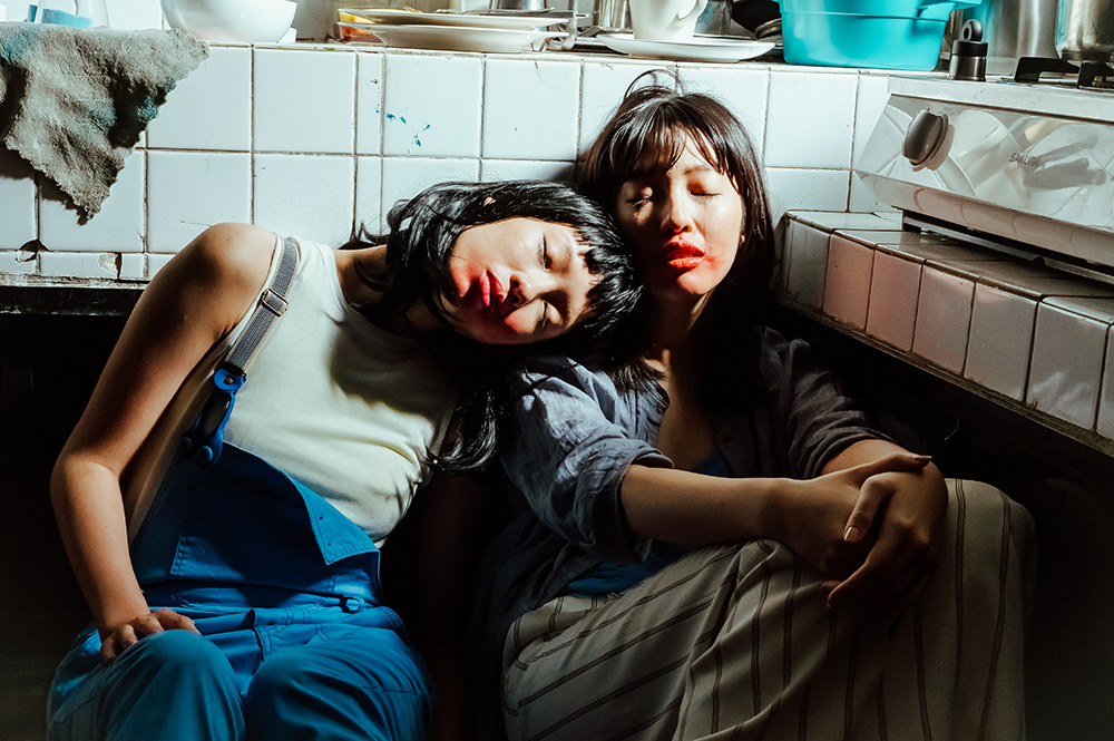 王渝萱王渝屏首度雙主演電影《看不見攻擊的程式》。（GagaOOLala 提供）