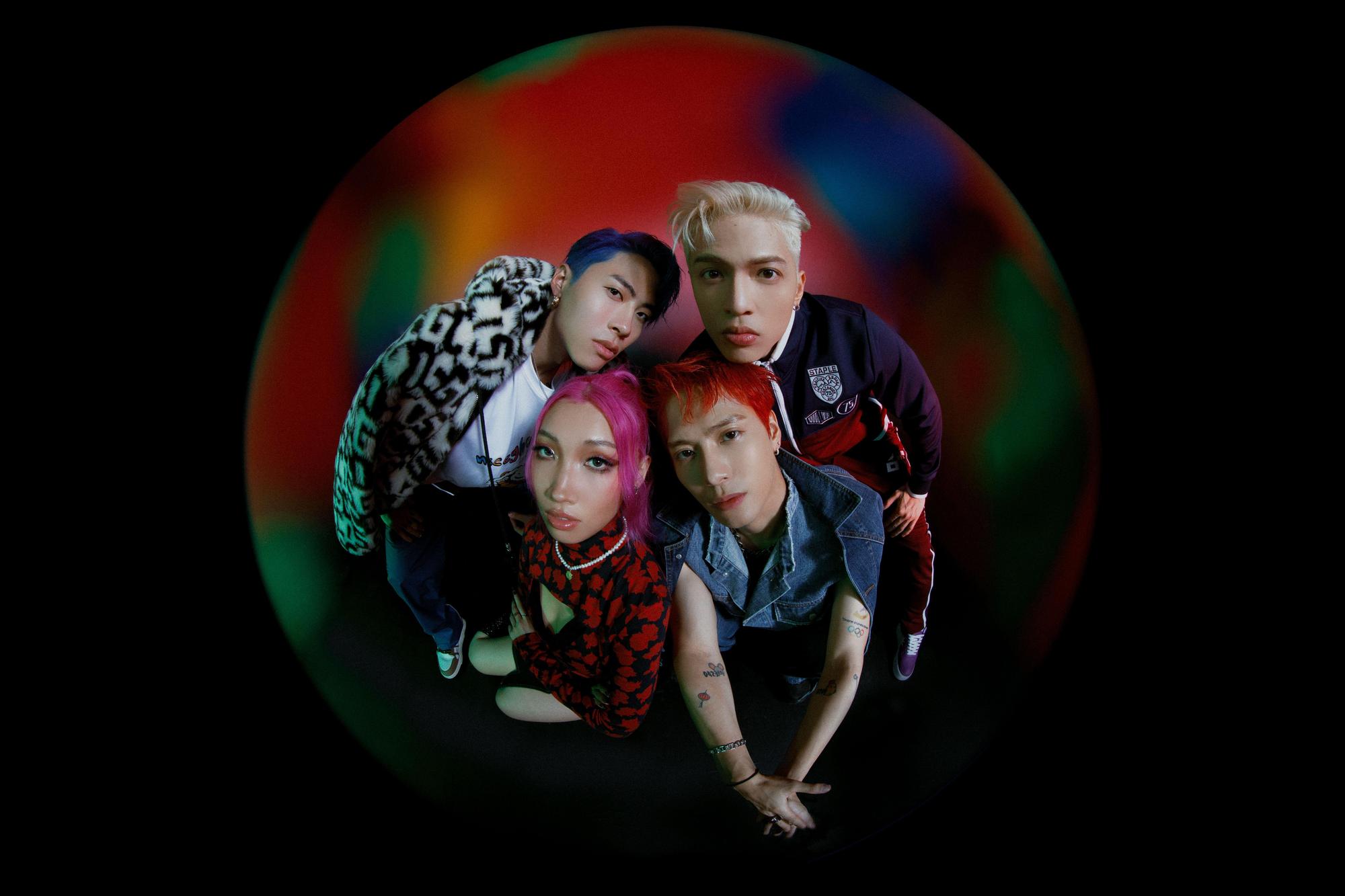 王嘉爾和Karencici、ICE、J.Sheon組成全新團體「PANTHEPACK」。(TEAM WANG提供)