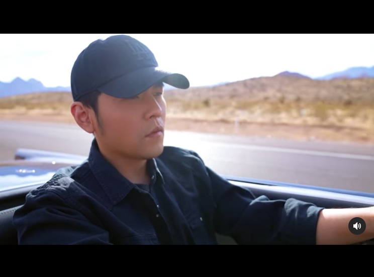 周杰倫發表新歌，鴨舌帽造型引起討論。（翻攝周杰倫IG）