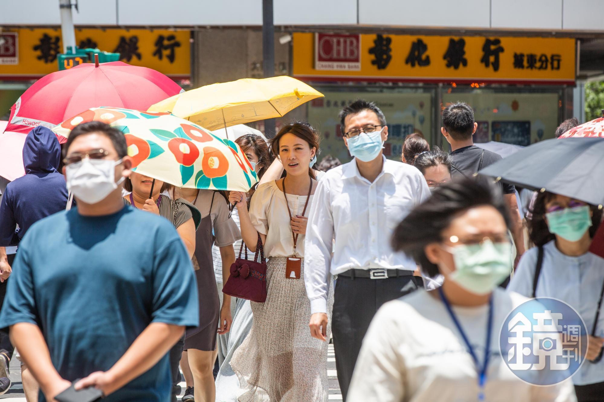 氣象局提醒，未來一週各地天氣炎熱，高溫約32至36度。（本刊資料照）