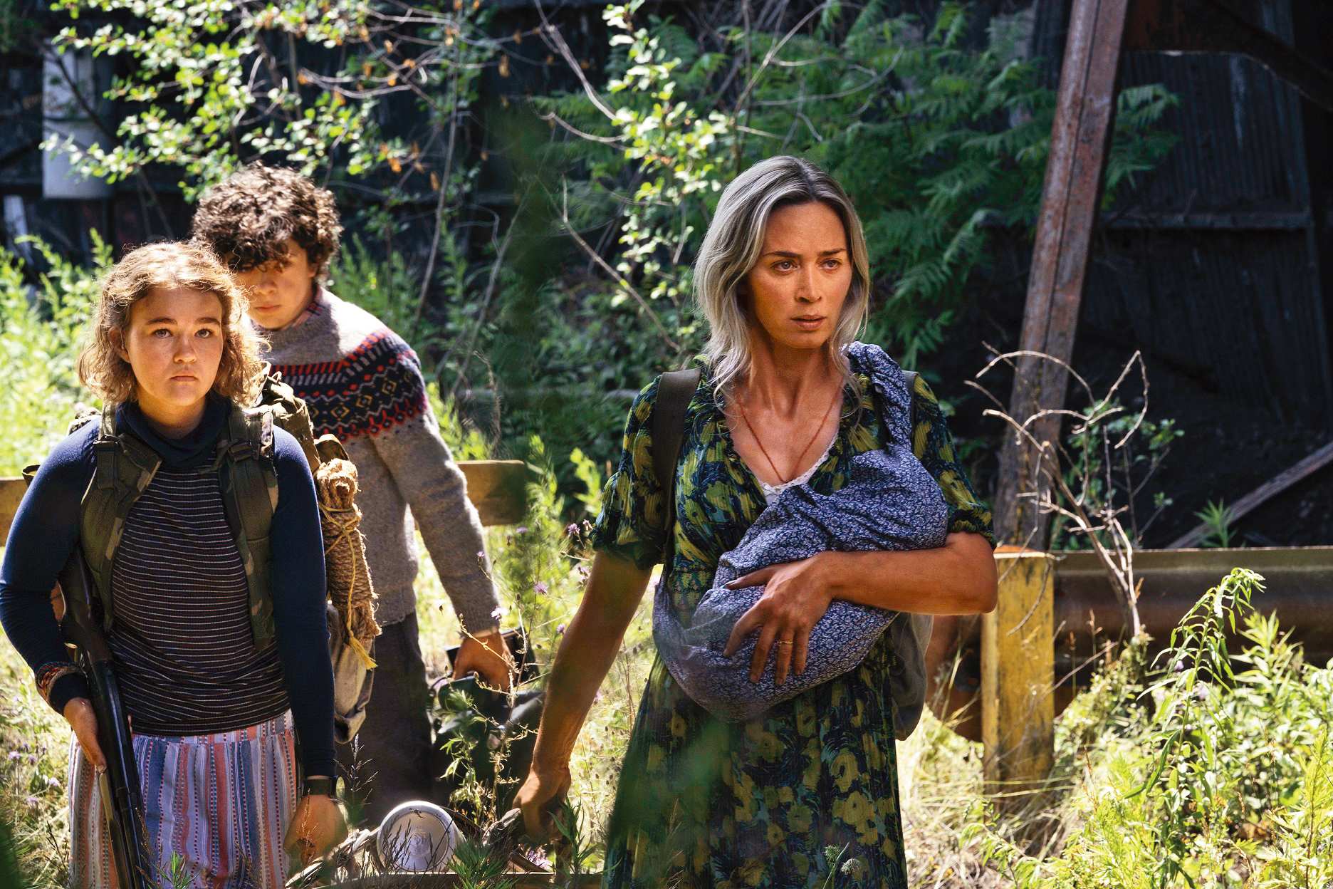 《噤界2》不減娛樂性，且多了討論大難當頭時人性與人心變異，艾蜜莉布朗氣場強大，童星亦有精彩演出。（UIP提供）