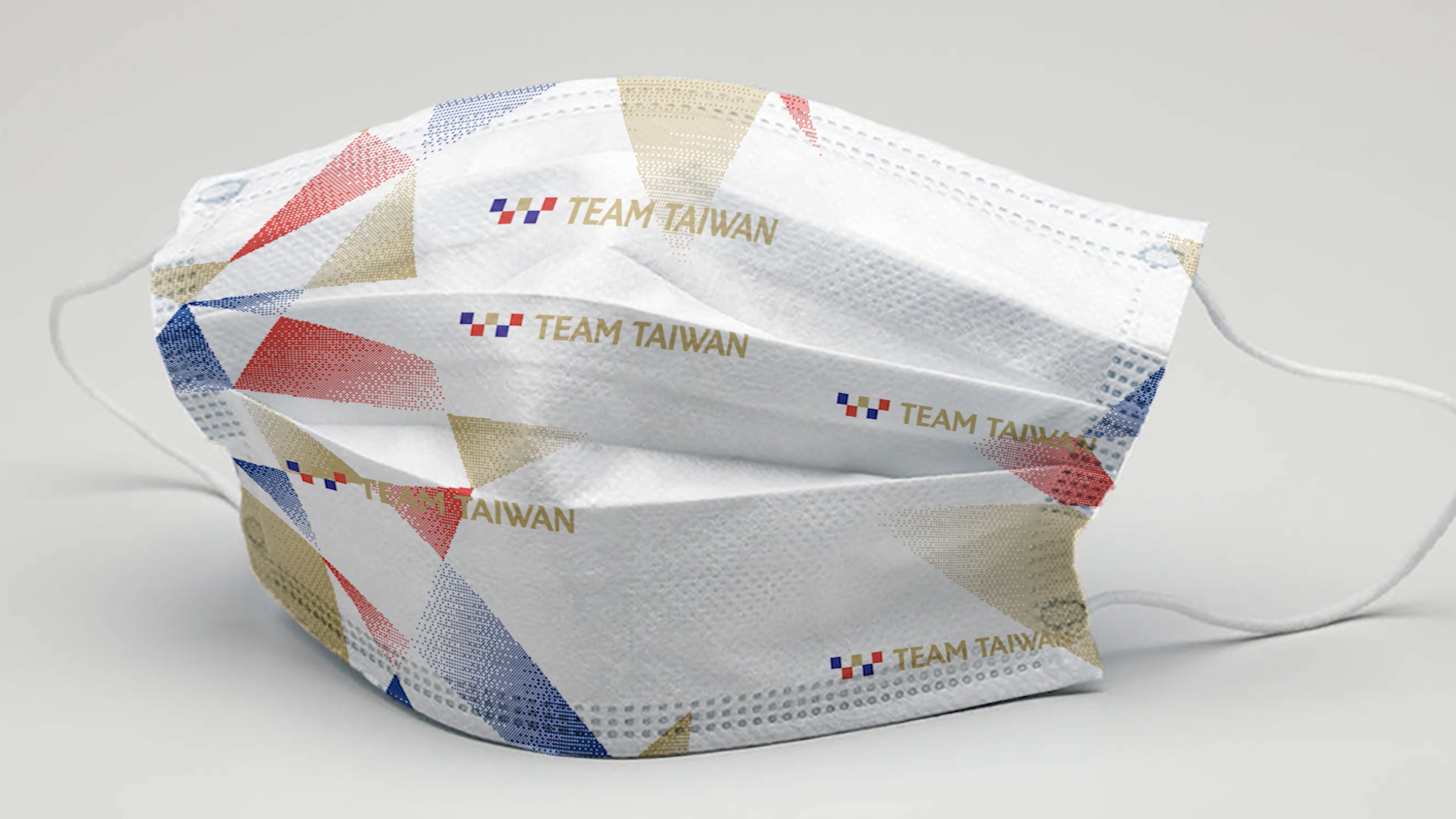 TEAM TAIWAN口罩只送不賣，避奧運五環改幾合拼貼W字，設計藏巧思。