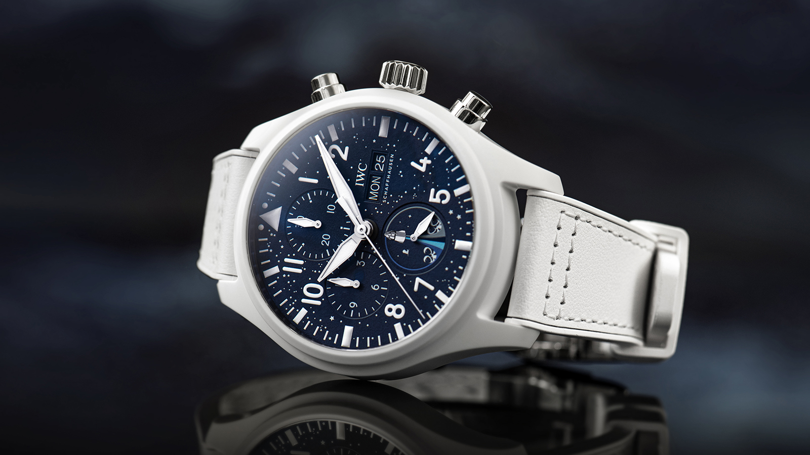 IWC Pilot's Watch Chronograph Edition “Inspiration4”｜型號IW389110／錶徑44.5mm／白色陶瓷錶殼／時、分、小秒、日期、星期指示、計時碼錶功能／69380自動上鏈機芯／防水約60米