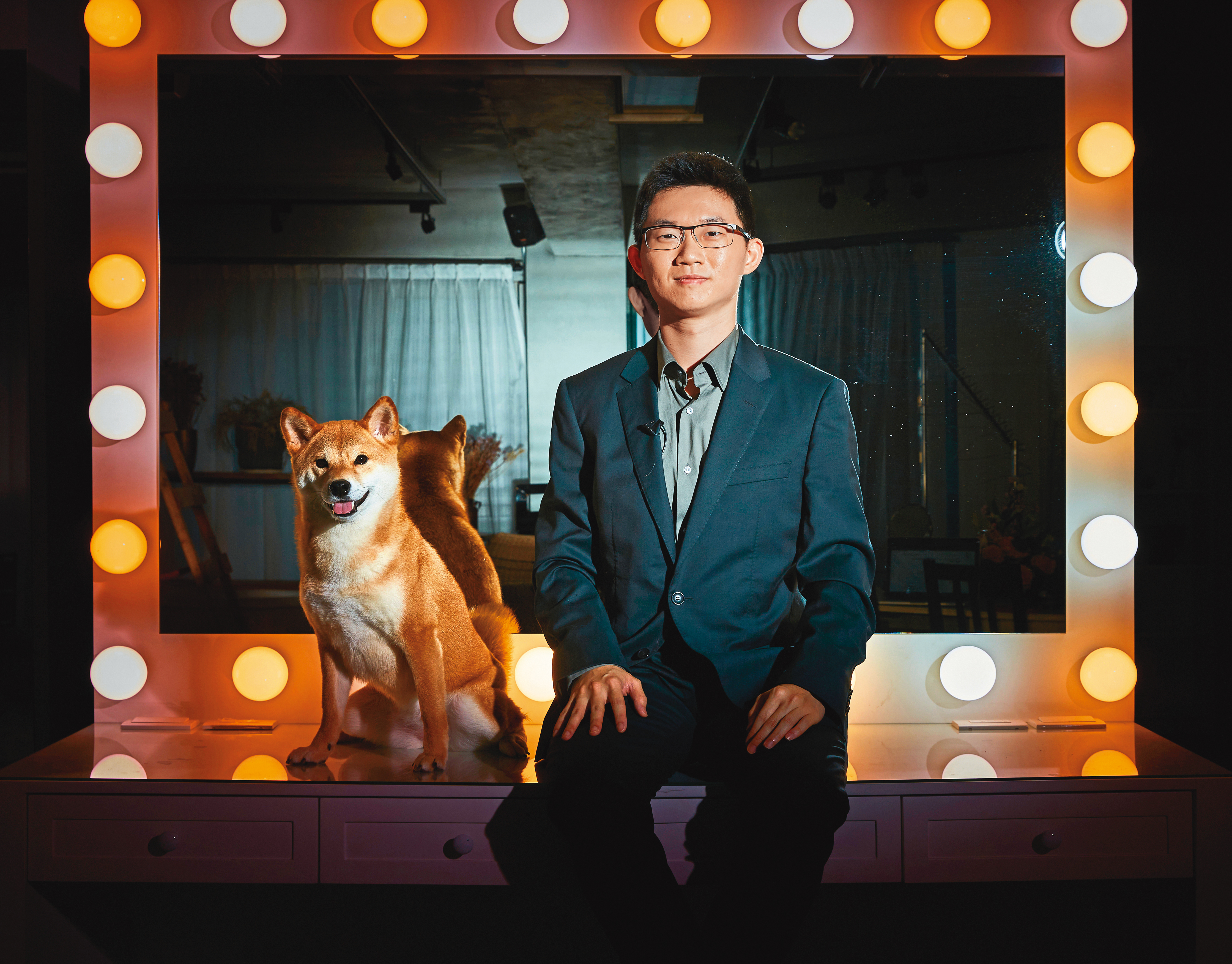 視網膜愛狗成痴,工作時常常帶著柚子陪伴,私下也為愛犬換間60坪新房。