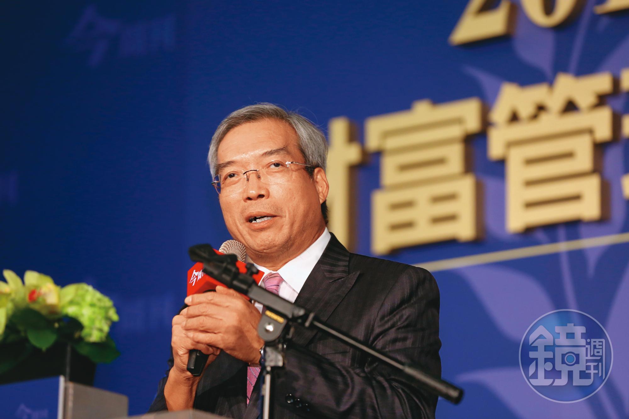 謝金河在臉書自曝,曾指示財務部門認購20萬股杜康-DR,想不到杜康掛牌上市後一路下跌,只好認賠殺出。