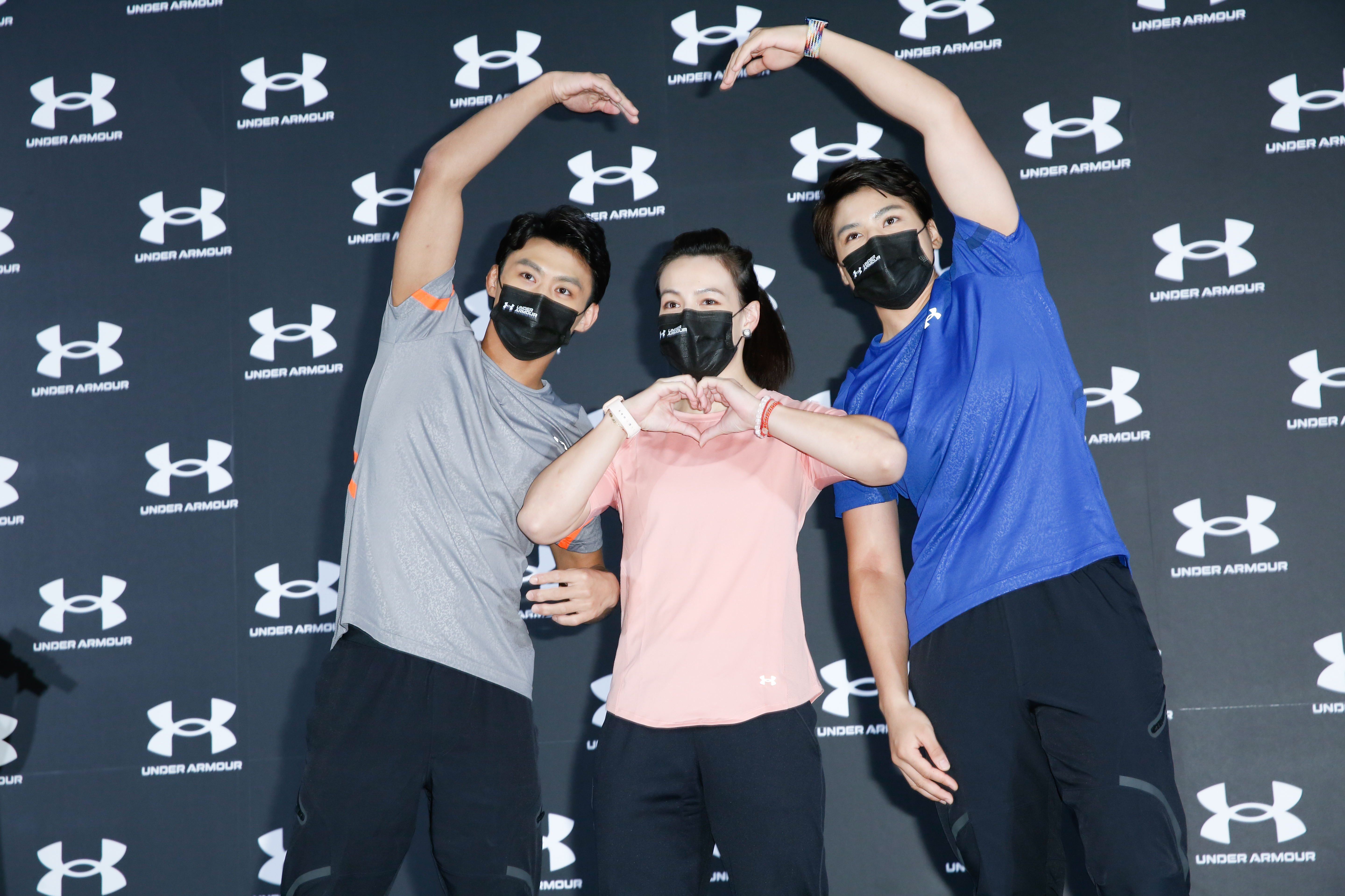 楊勇緯（左起）、郭婞淳、陳念琴一同出席「Team UA」捐贈活動。