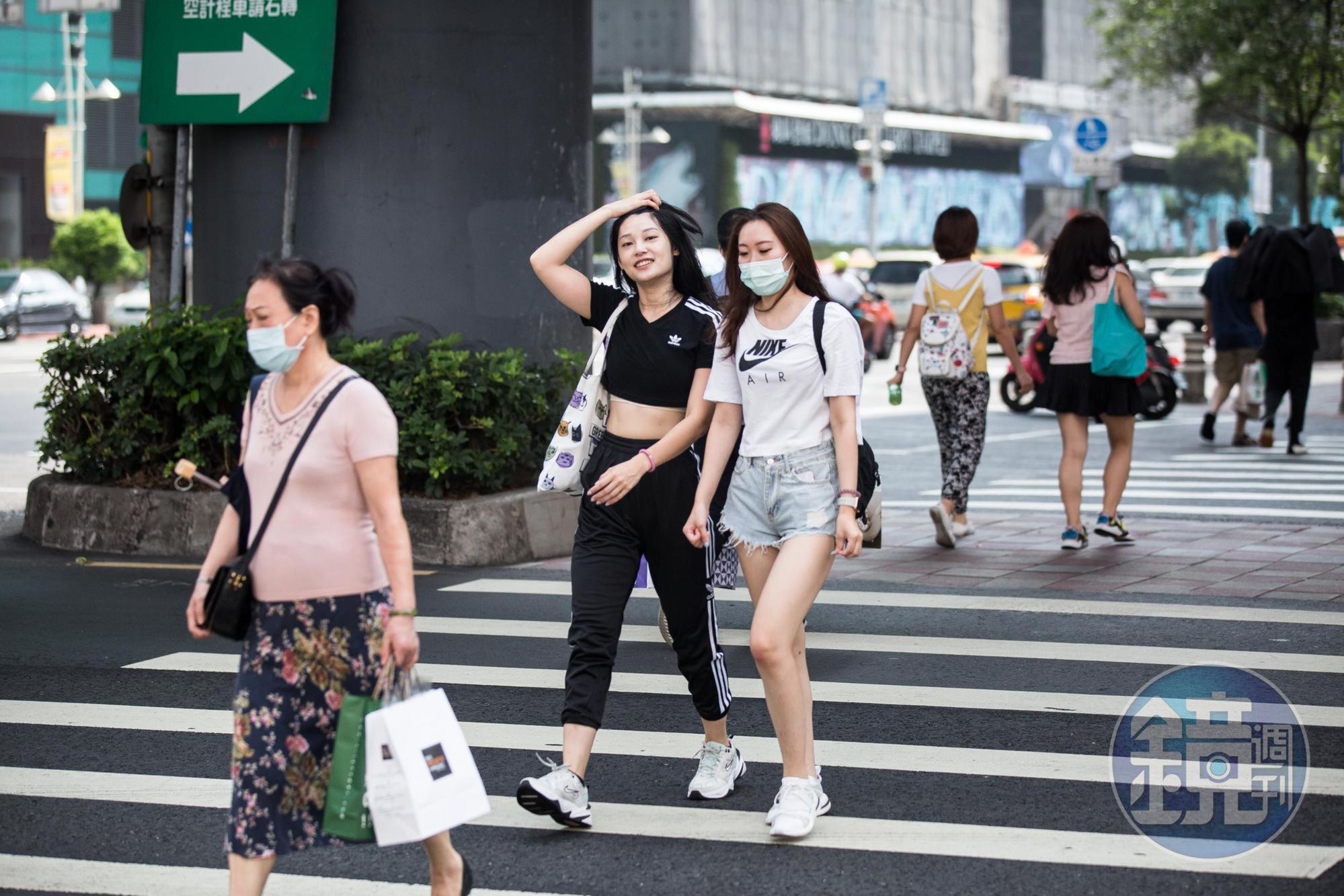 今日各地天氣仍晴朗炎熱,至於秋季何時才會報到,氣象專家吳德榮也給出答案。(本刊資料照)