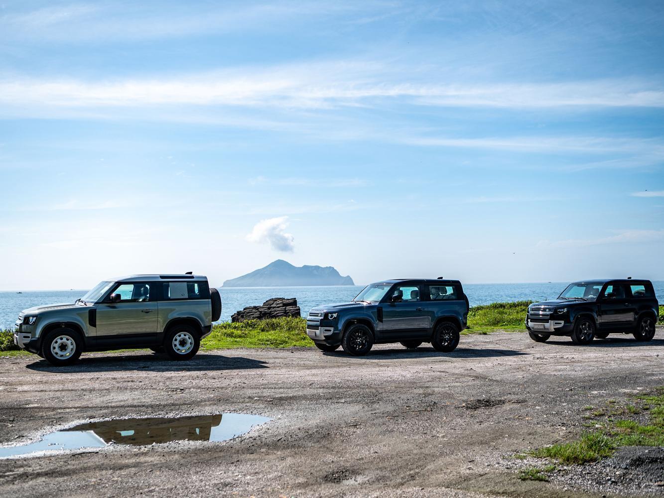 The New Land Rover Defender 90 D250 S，全地形王者再續傳奇篇章，2022年式建議售價239萬元起。
