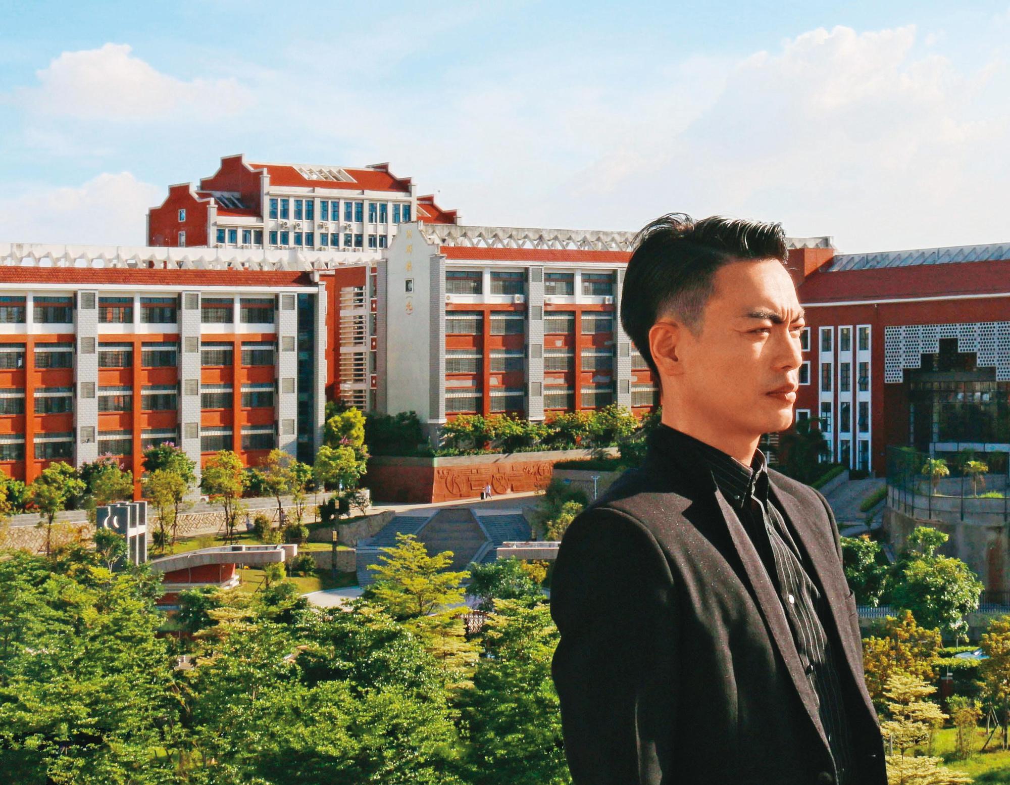 鍾全斌受邀至廈門醫學院基礎醫學部,教導醫學院大一新生人體形態素描。(鍾全斌提供)