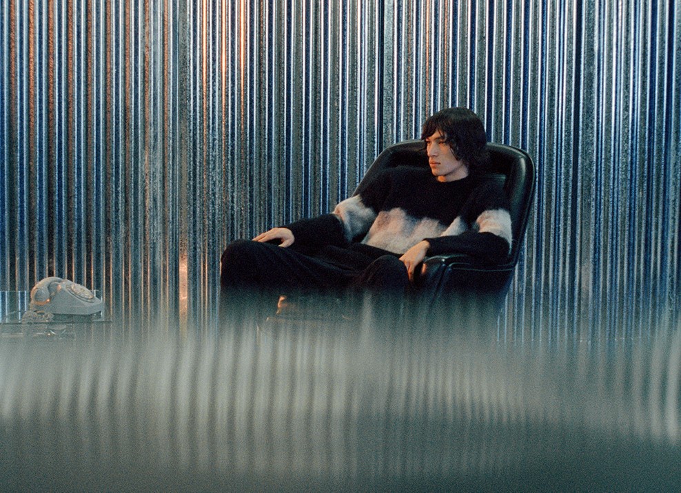 Peter Wu的2021年秋冬系列，以電影院螢幕散發的光暈氛圍為靈感。（Peter Wu提供）