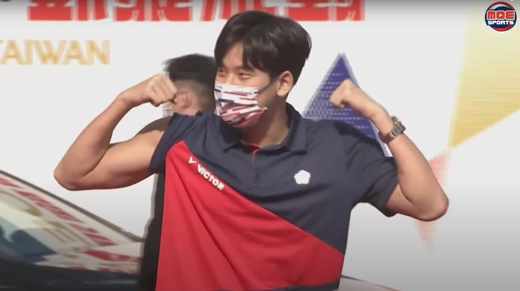 王冠閎秀完腹肌再露手臂線條。（翻攝自MOESports YouTube）