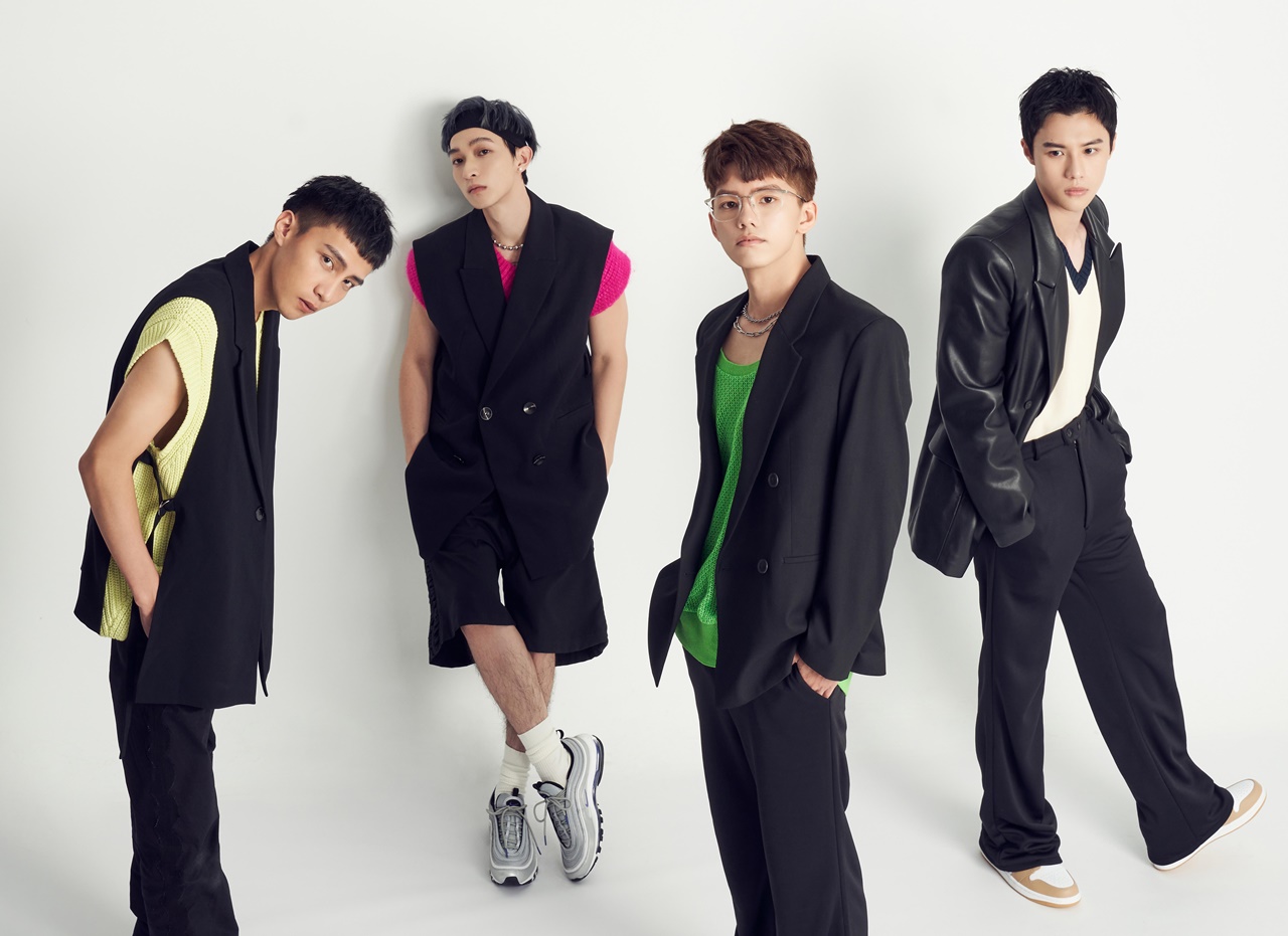 novvy完成兵役，重返樂壇發行〈Before We Die〉。左起：Jacob、shawn、Mark、JK。（索尼音樂提供）