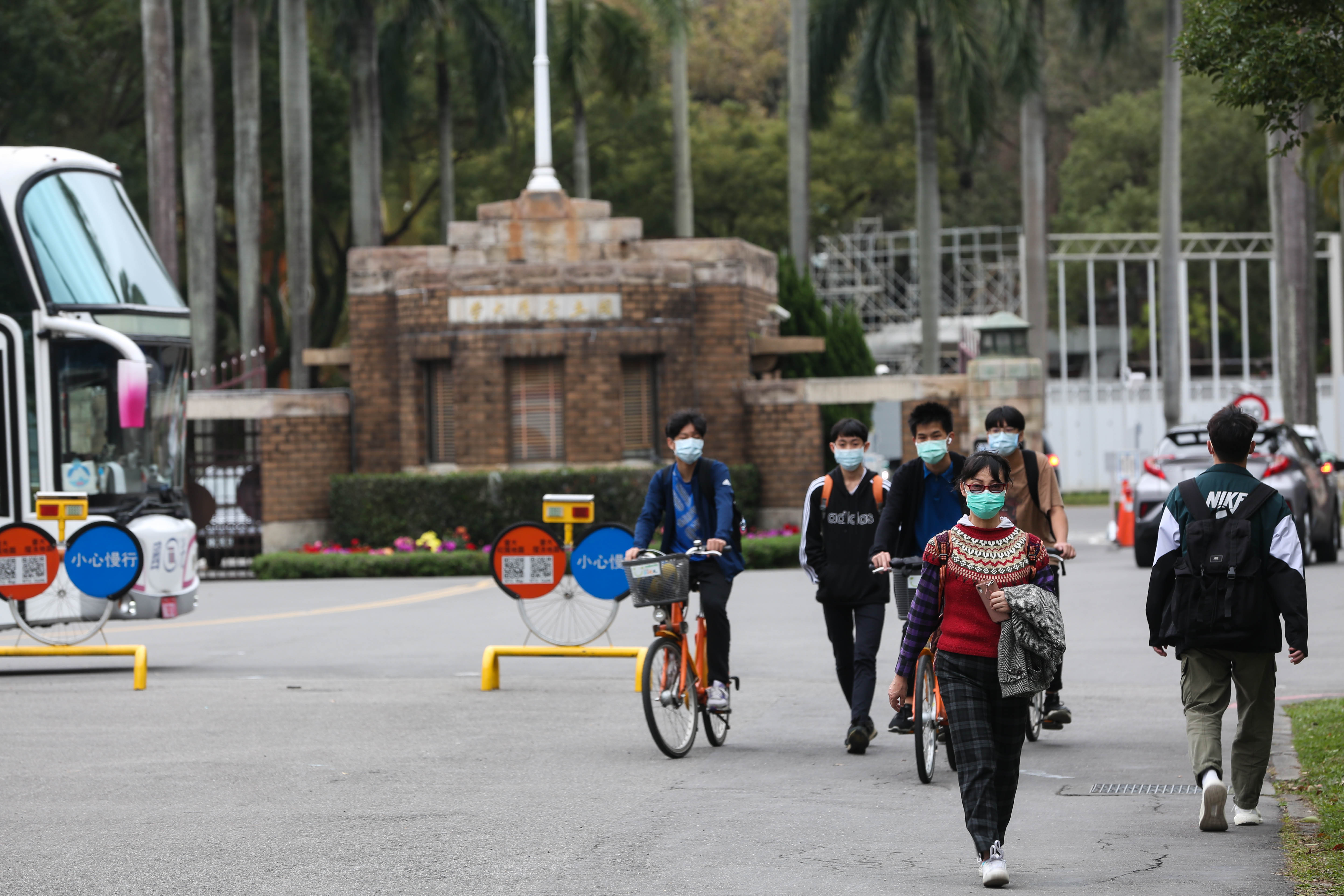 台灣大學在2022世界大學排名中跌出百大榜單。（本刊資料照）