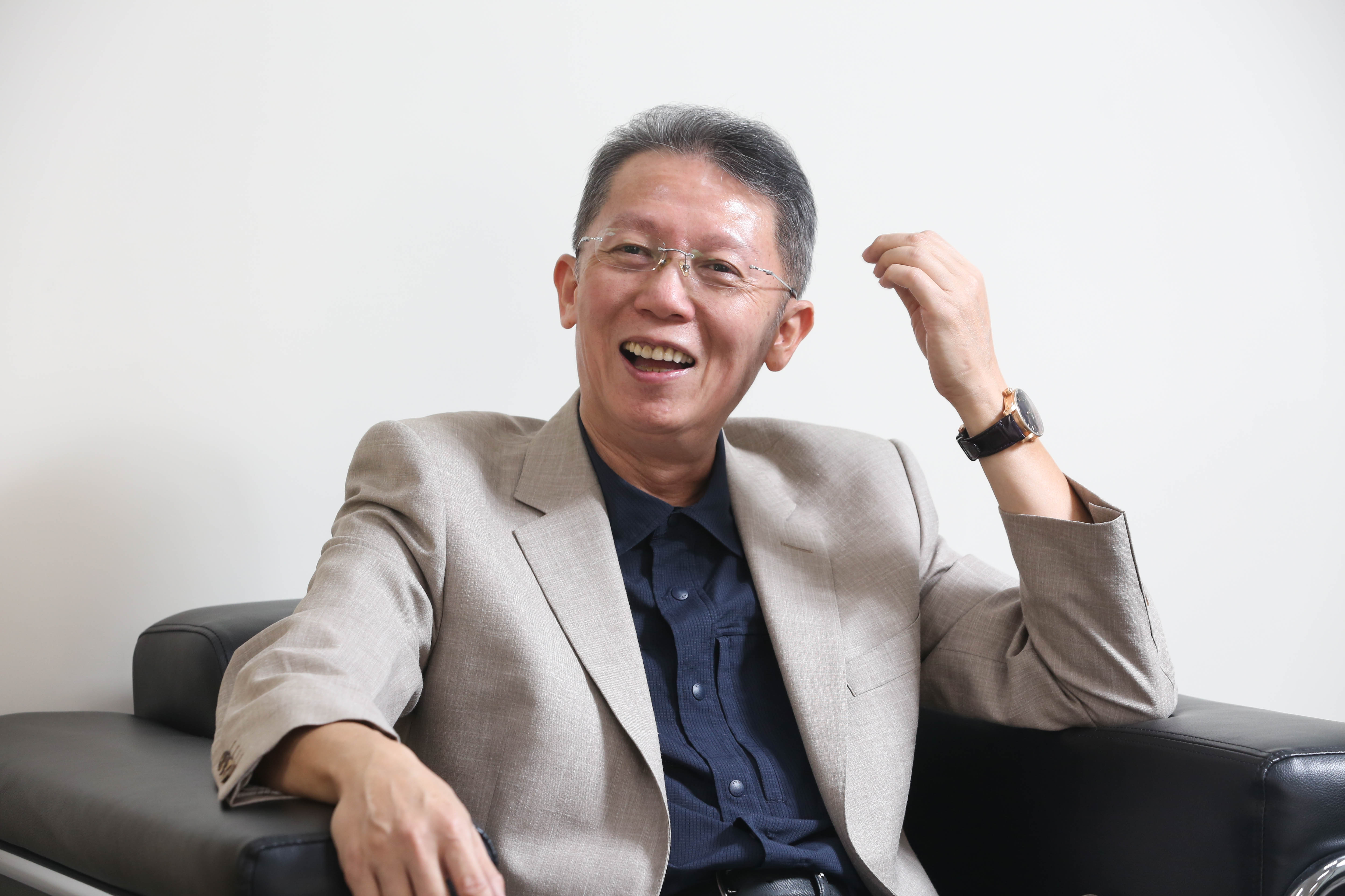 從小的家庭環境教育，養成柳紀綸務實性格，創業以來，他專撿別人不願意做的環節，肩負整合重任，讓汎銓科技的組織發展更堅實強大。